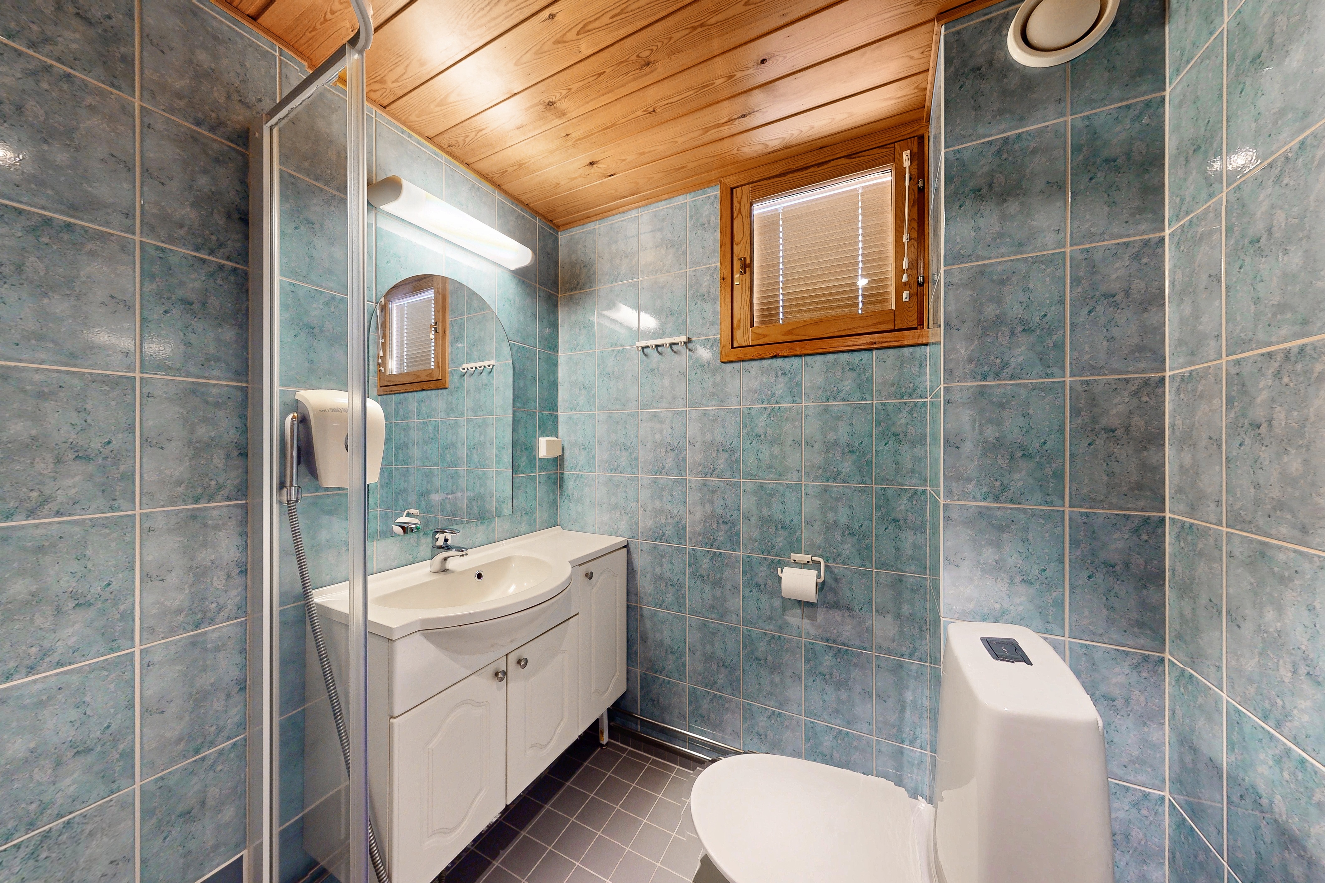 Rivitalohuoneisto B parvella oma wc/kph