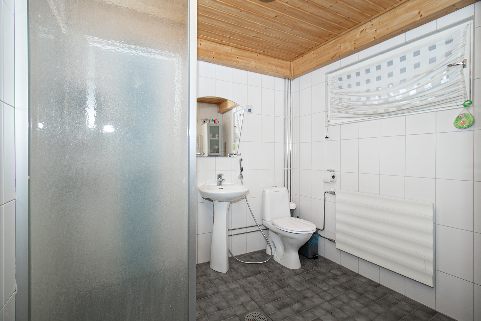 Ikkunallinen pesuhuone