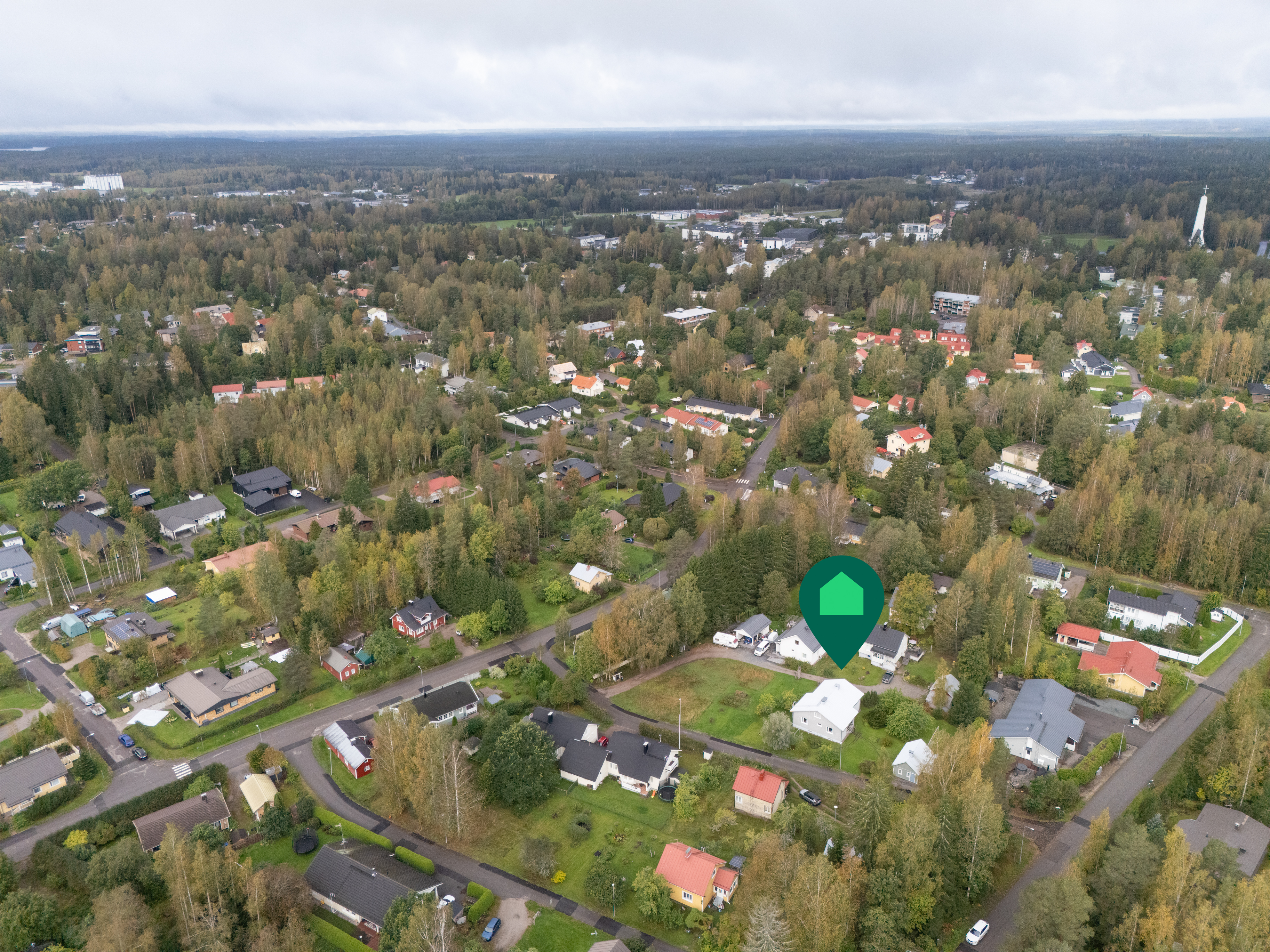 kesäkuvia kohteesta