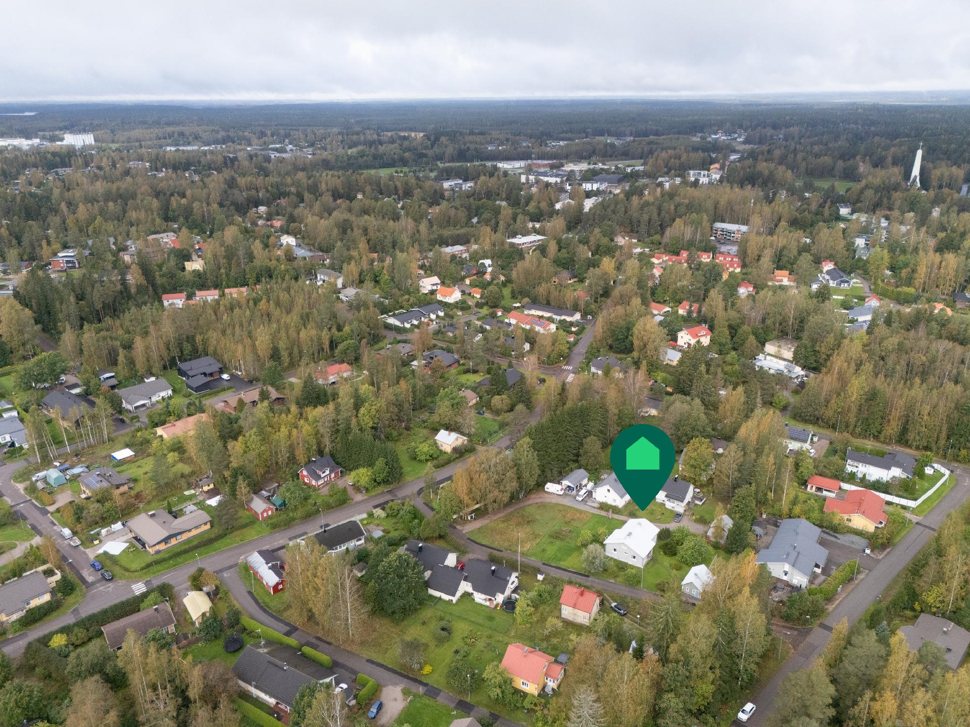 kesäkuvia kohteesta