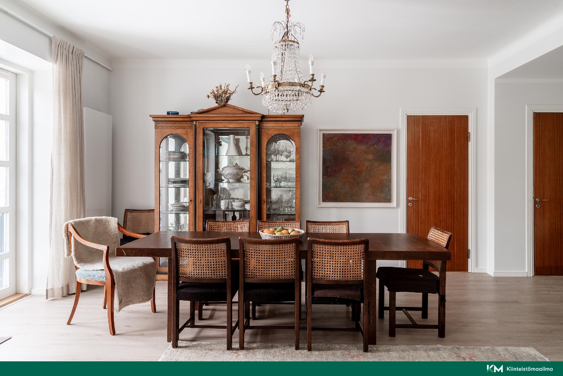 Vänrikki Stoolin katu 9, Etu-Töölö, Helsinki