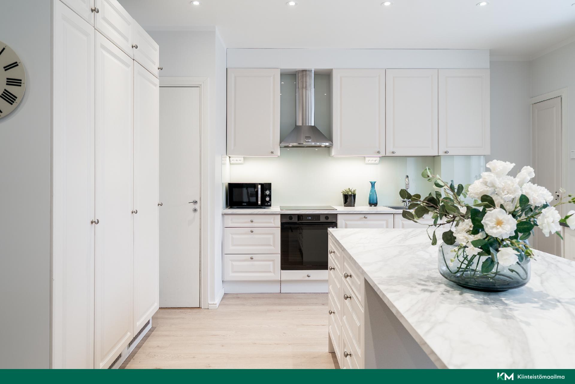 Vänrikki Stoolin katu 9, Etu-Töölö, Helsinki