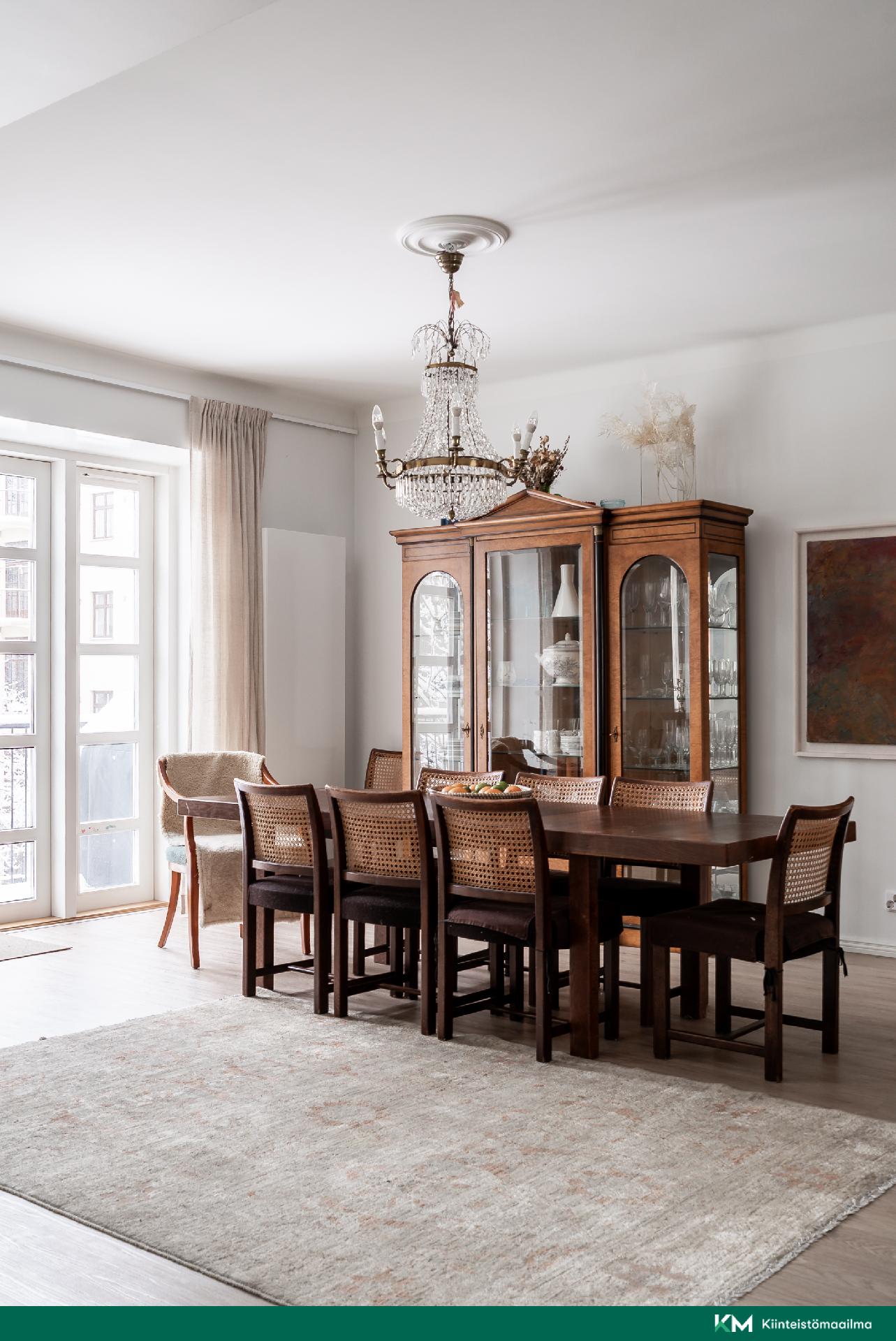 Vänrikki Stoolin katu 9, Etu-Töölö, Helsinki