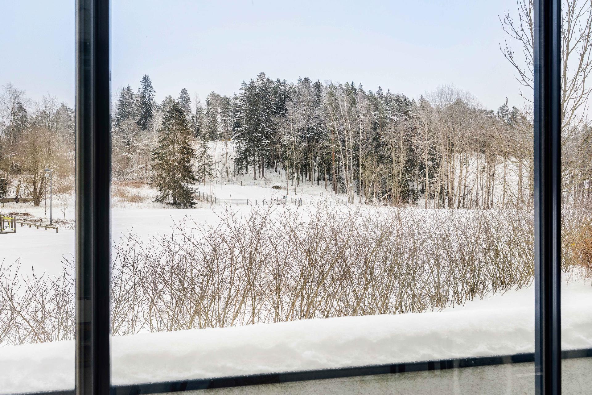 Näkymiä terassiparvekkeelta.