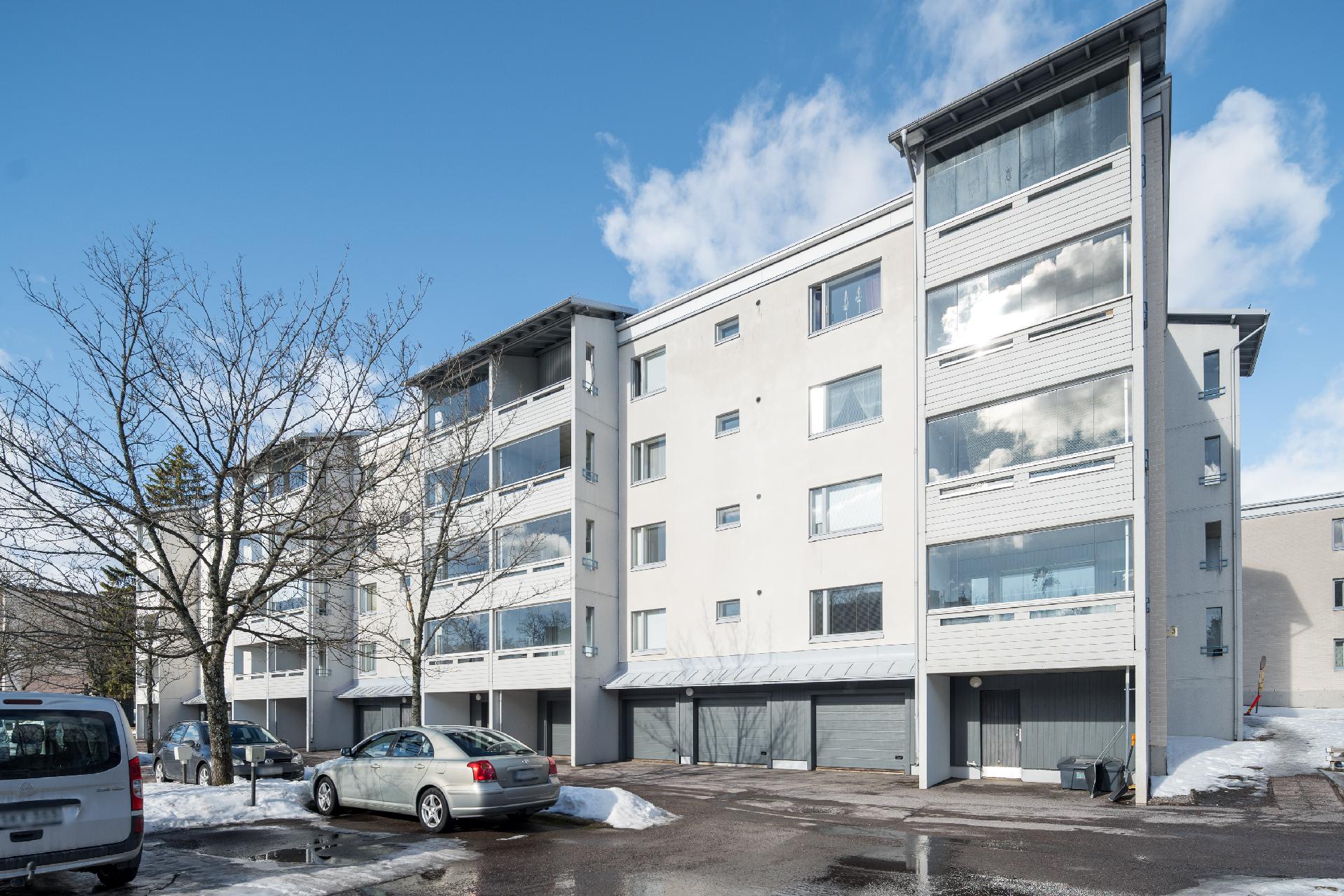 Laajavuorenkuja 3, Martinlaakso, Vantaa