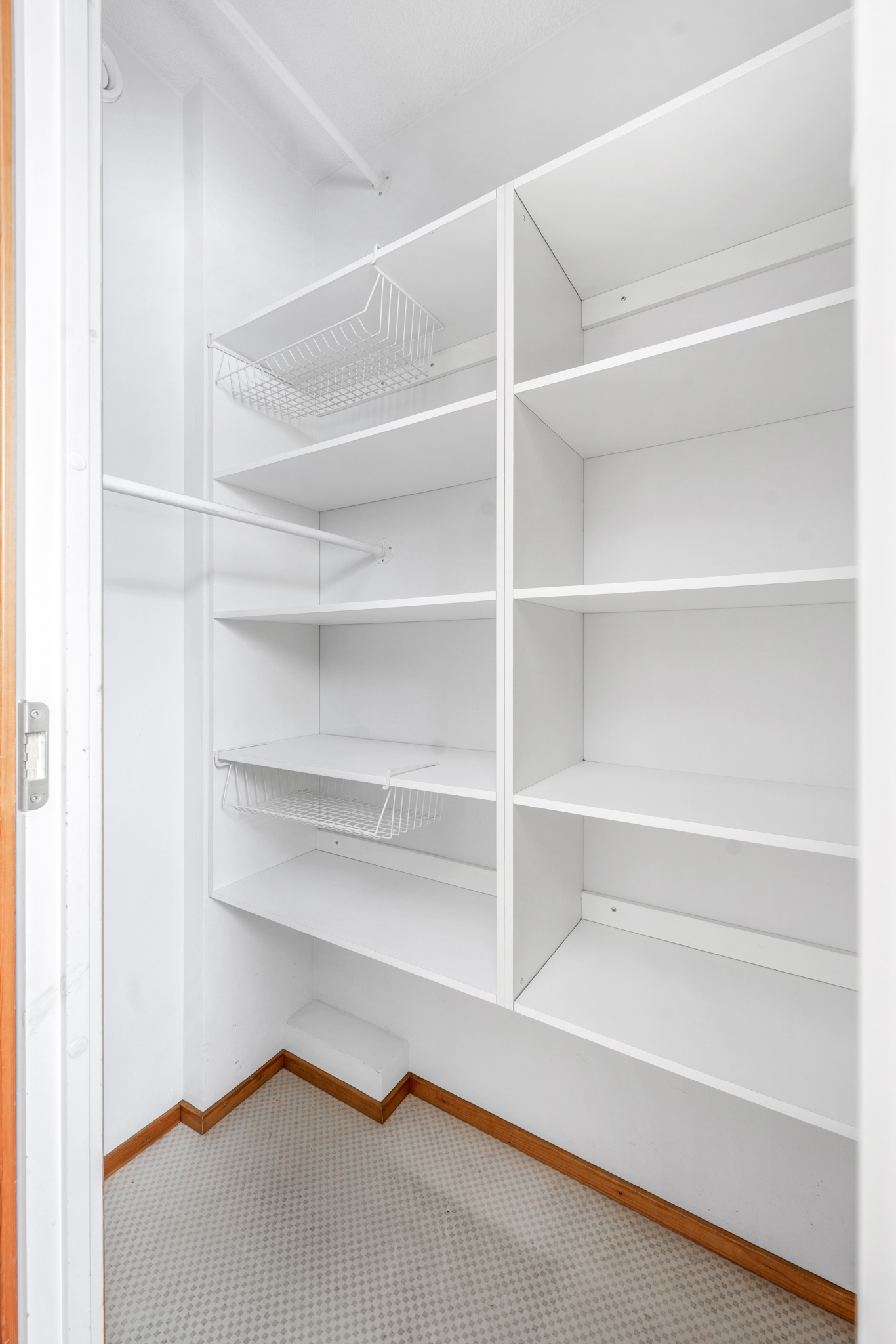 Mustanlahdenkatu 6, Amuri, Tampere