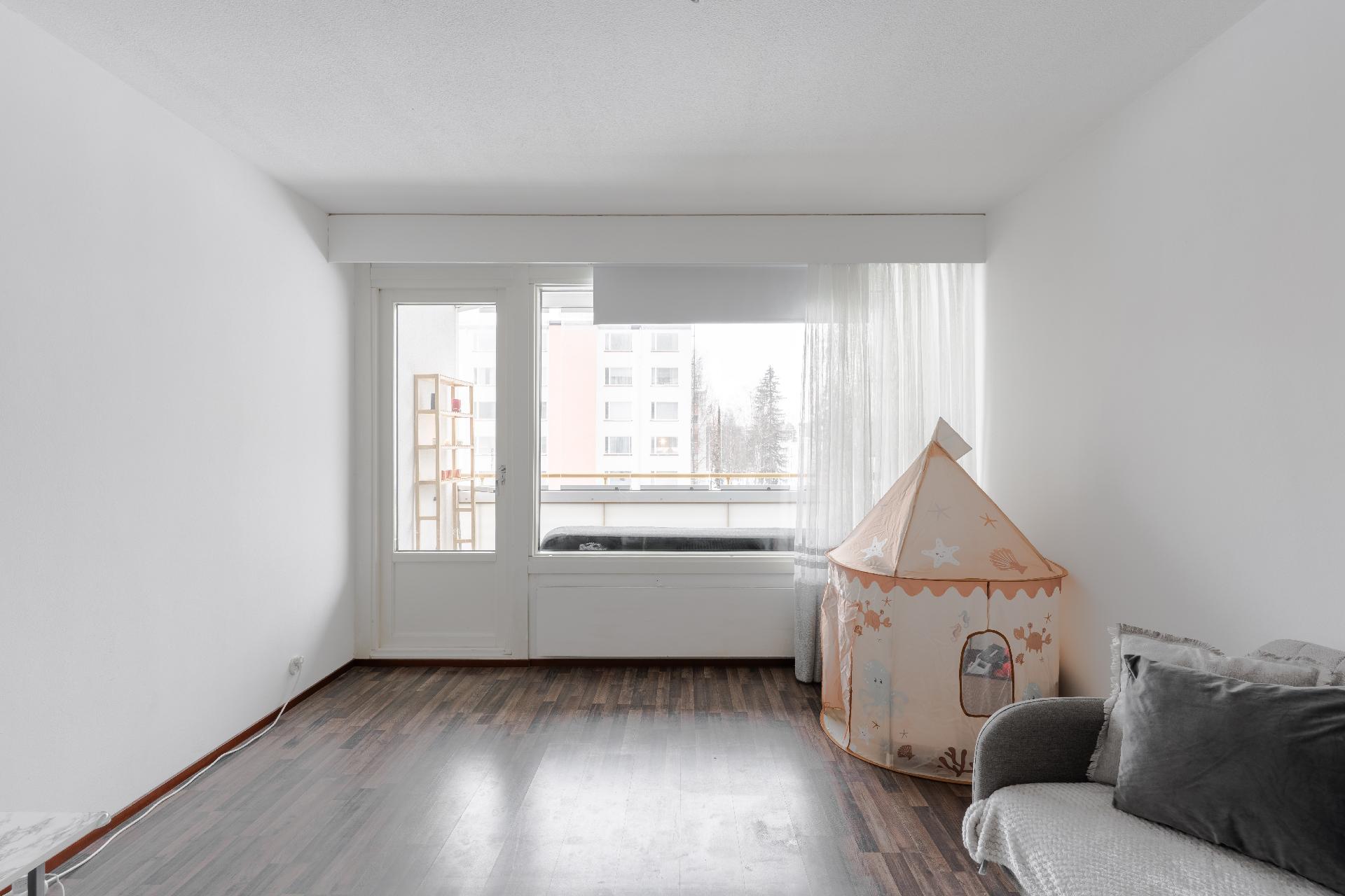 Raiviosuonmäki 4, Martinlaakso, Vantaa