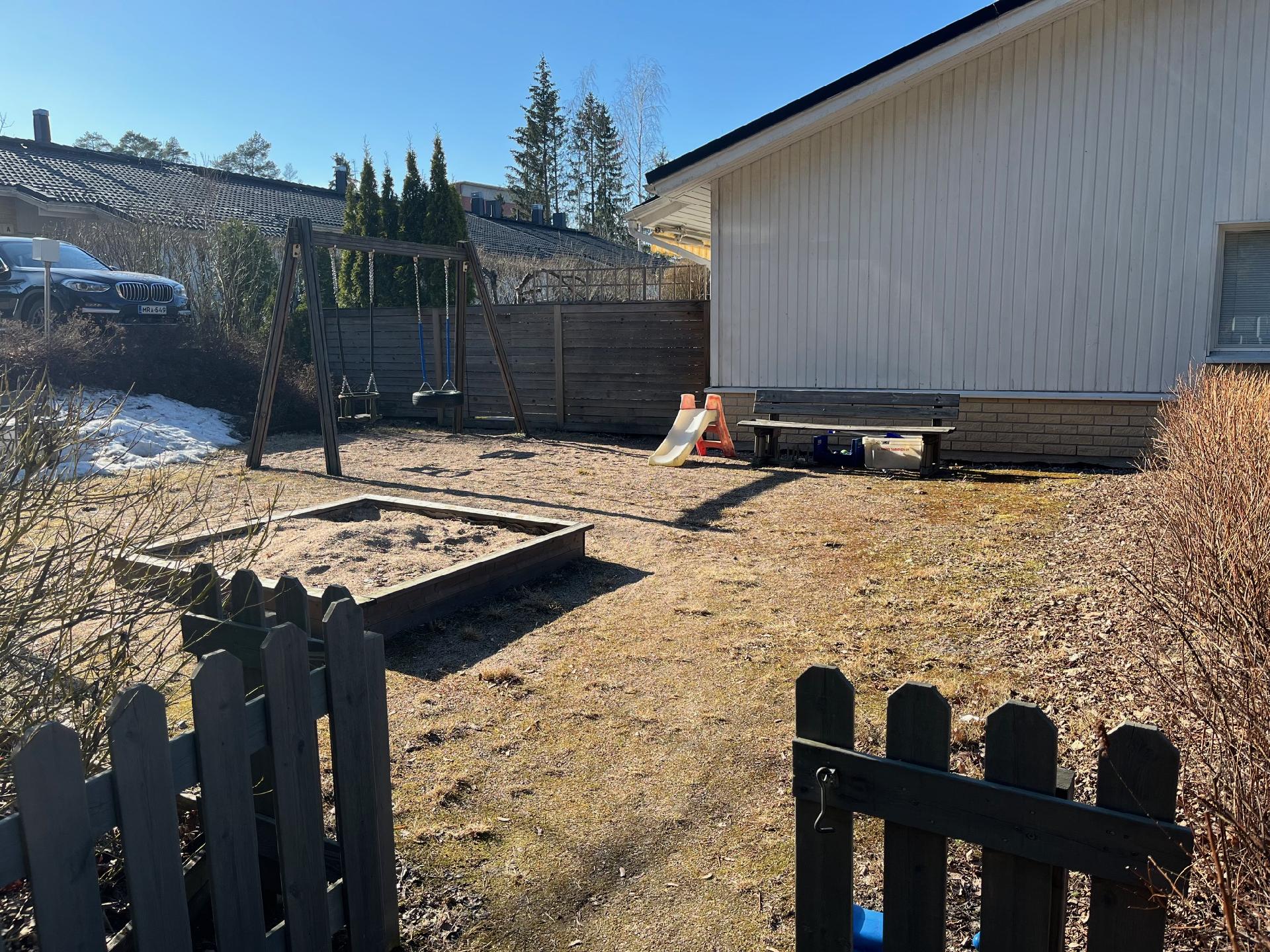 Taloyhtiön piha-alue