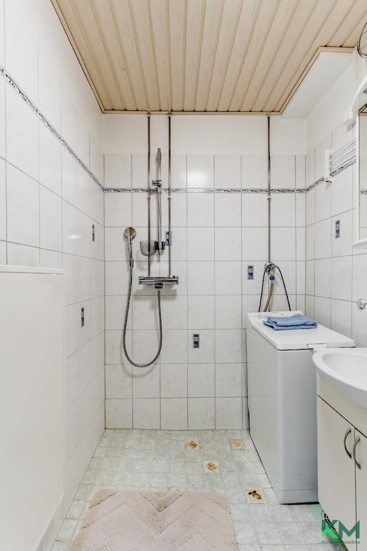 Lumikintie 4, Roihuvuori, Helsinki