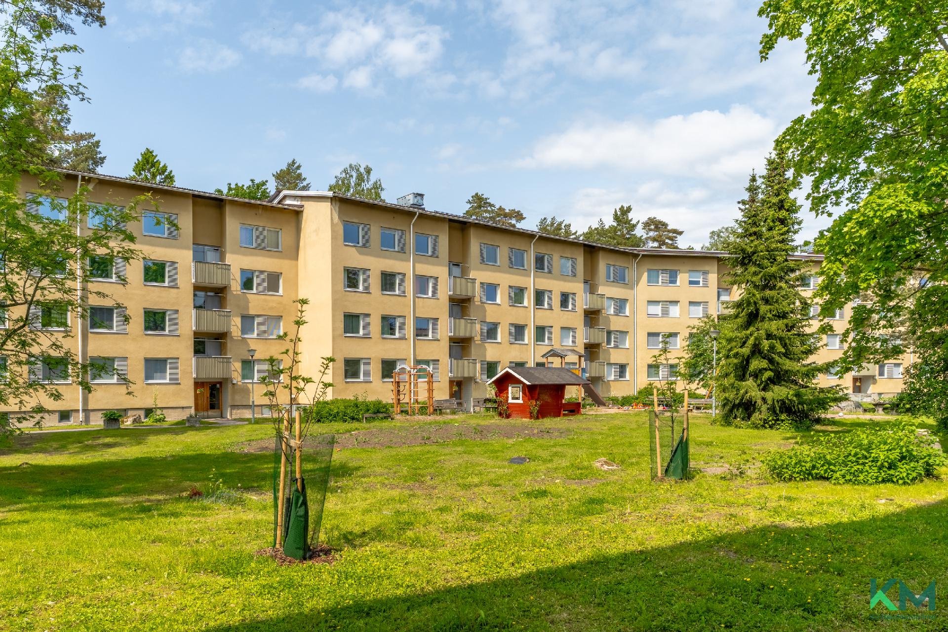 Lumikintie 4, Roihuvuori, Helsinki