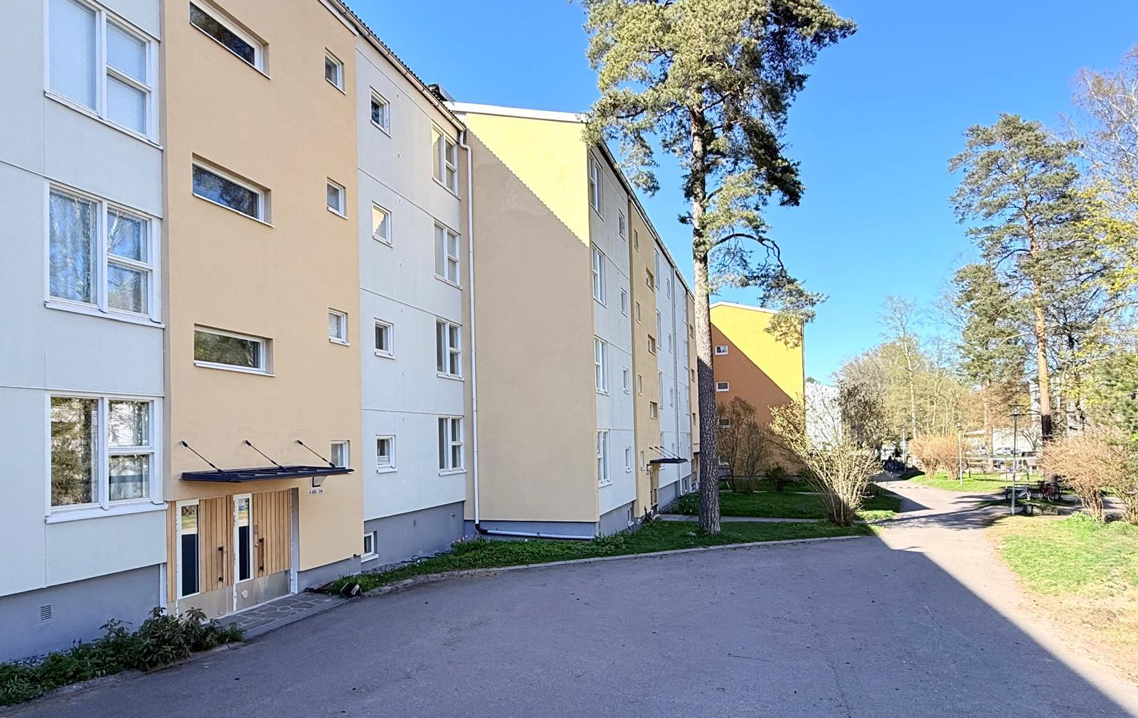 Lumikintie 4, Roihuvuori, Helsinki