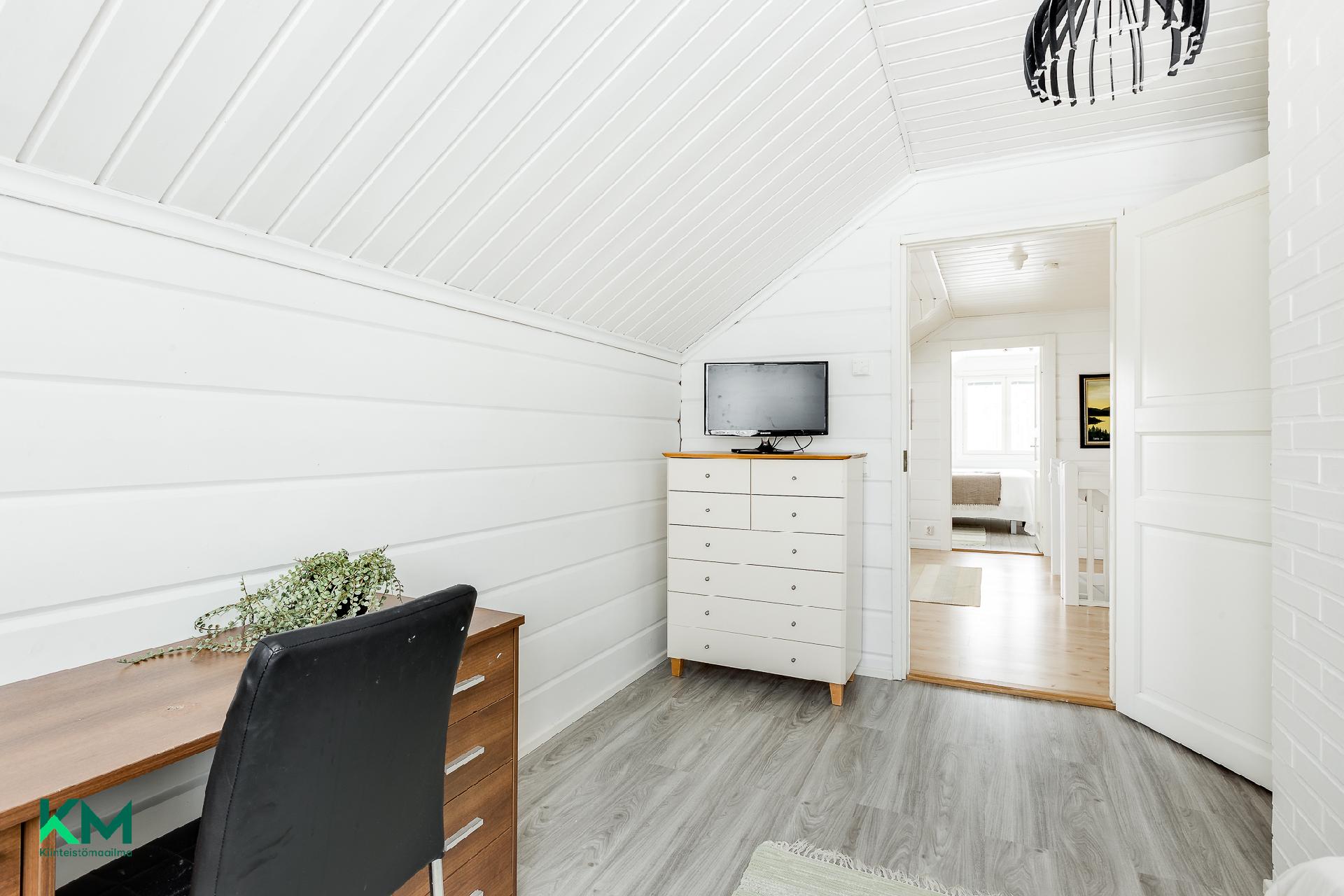 Pälsyntie 10, Huttukylä, Oulu