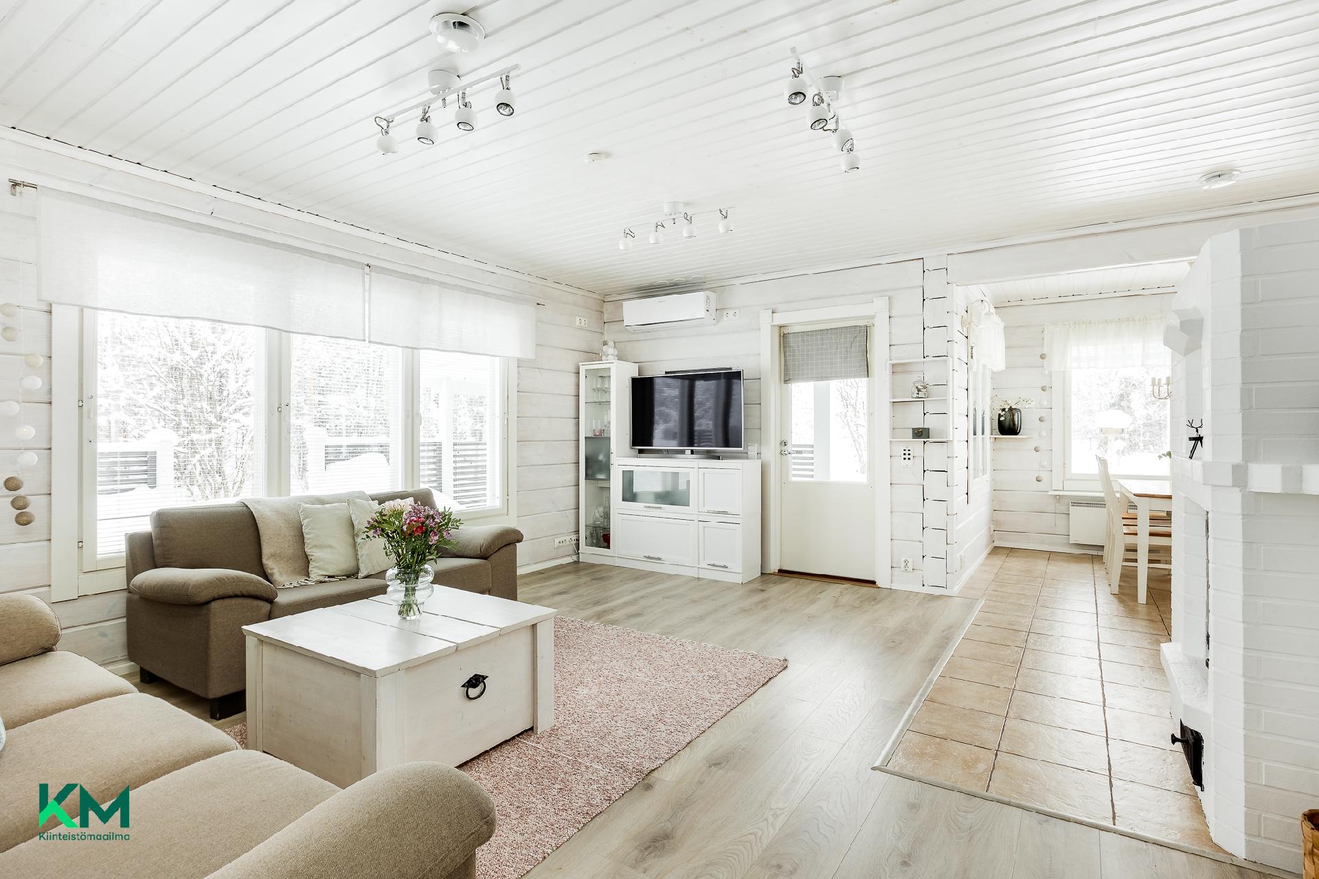 Pälsyntie 10, Huttukylä, Oulu