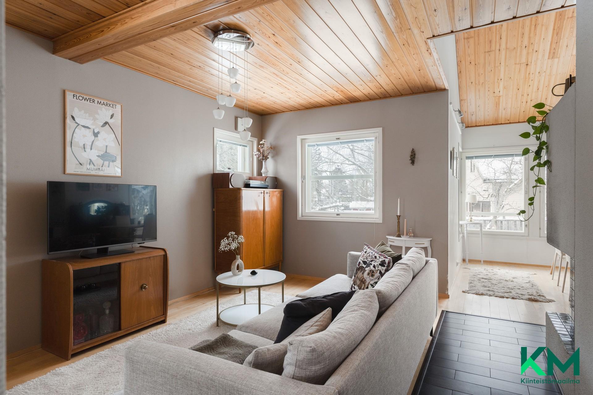 Perintökaarentie 2, Torpparinmäki, Helsinki