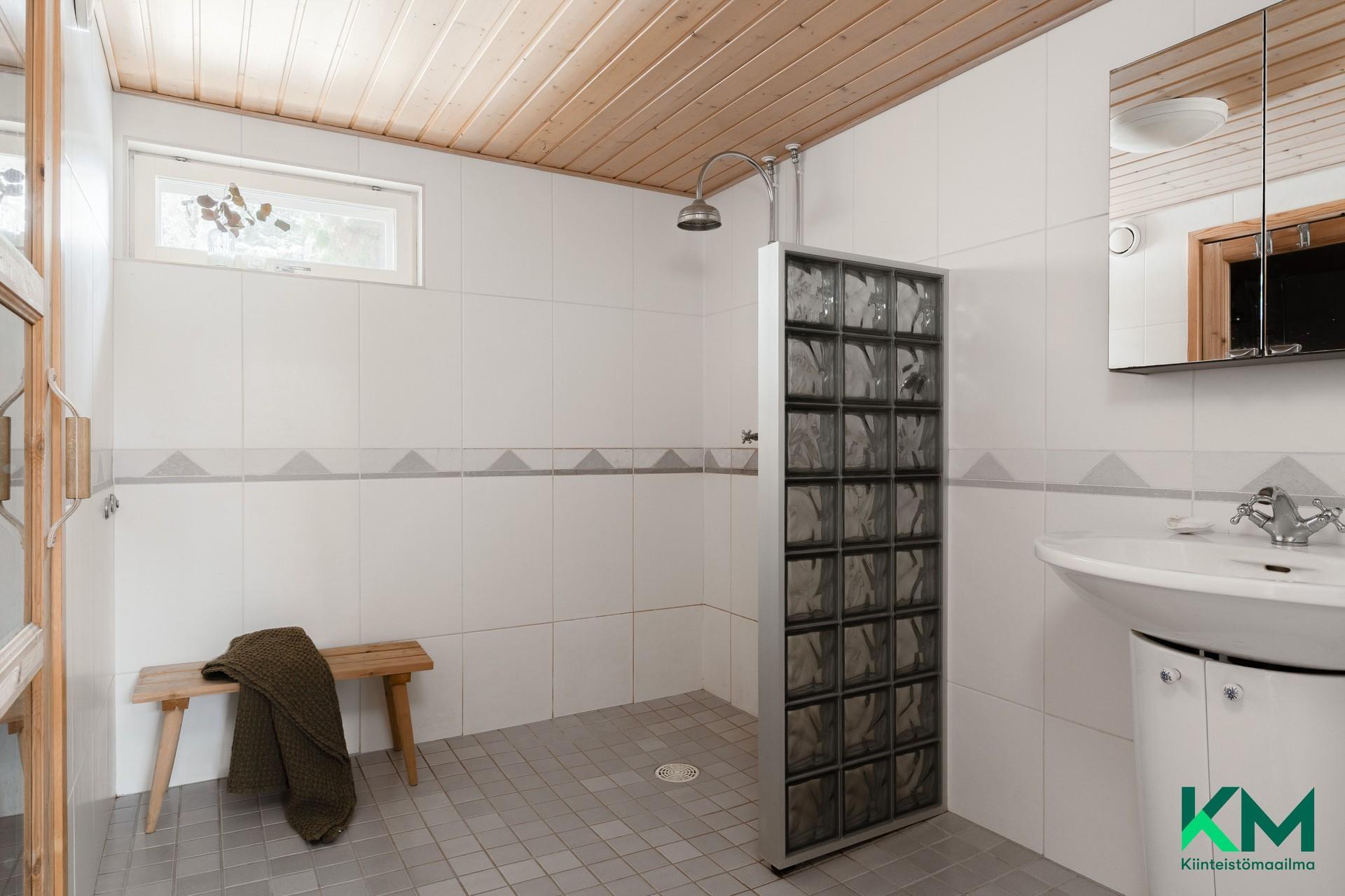 Perintökaarentie 2, Torpparinmäki, Helsinki