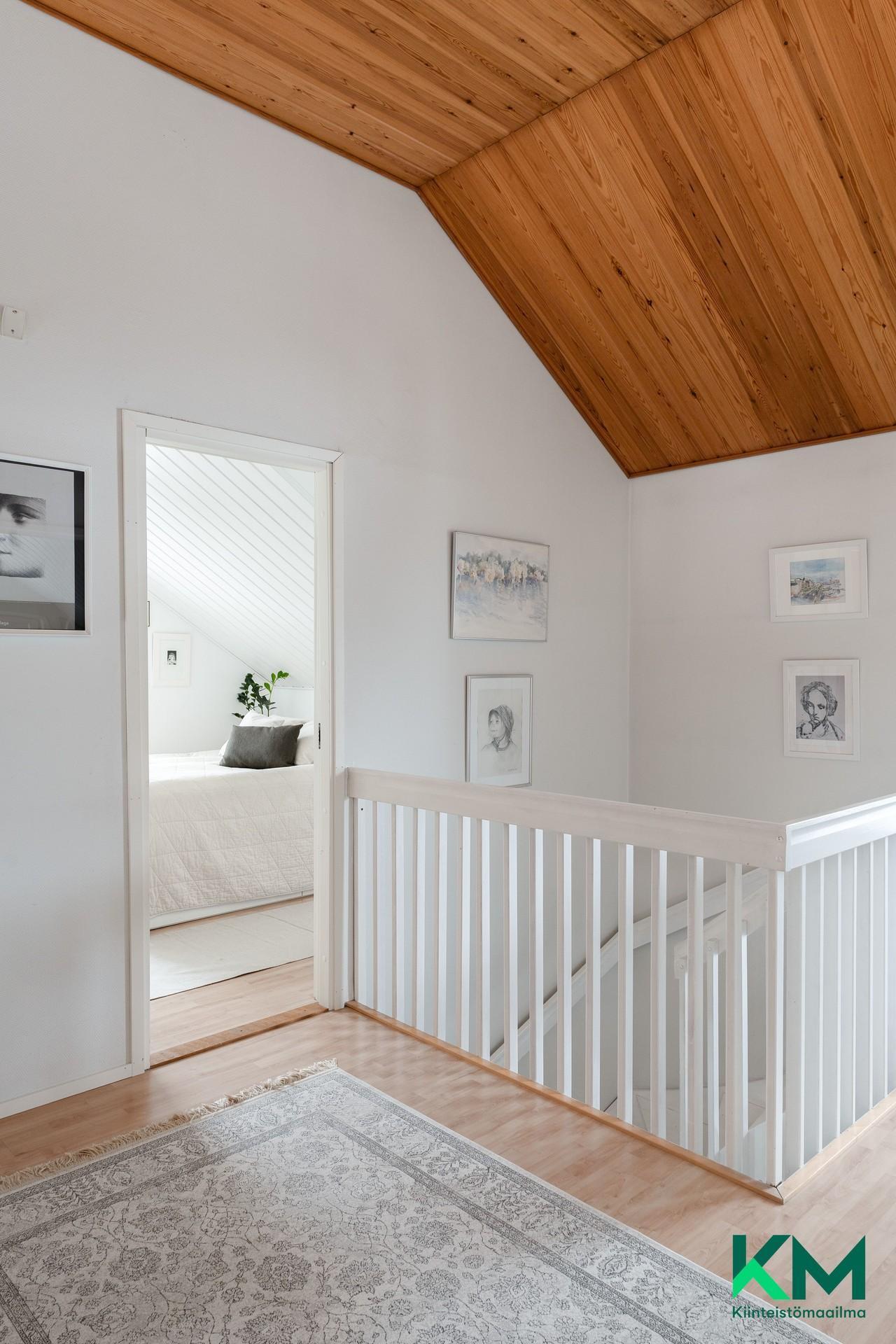 Perintökaarentie 2, Torpparinmäki, Helsinki