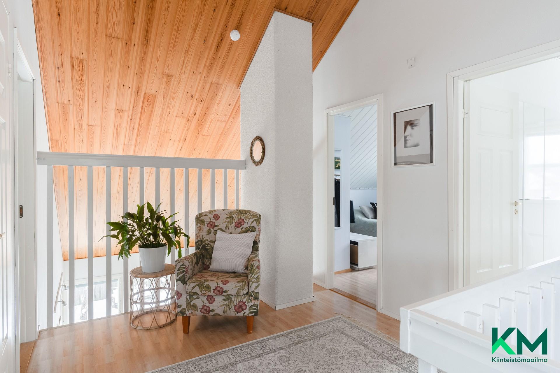 Perintökaarentie 2, Torpparinmäki, Helsinki