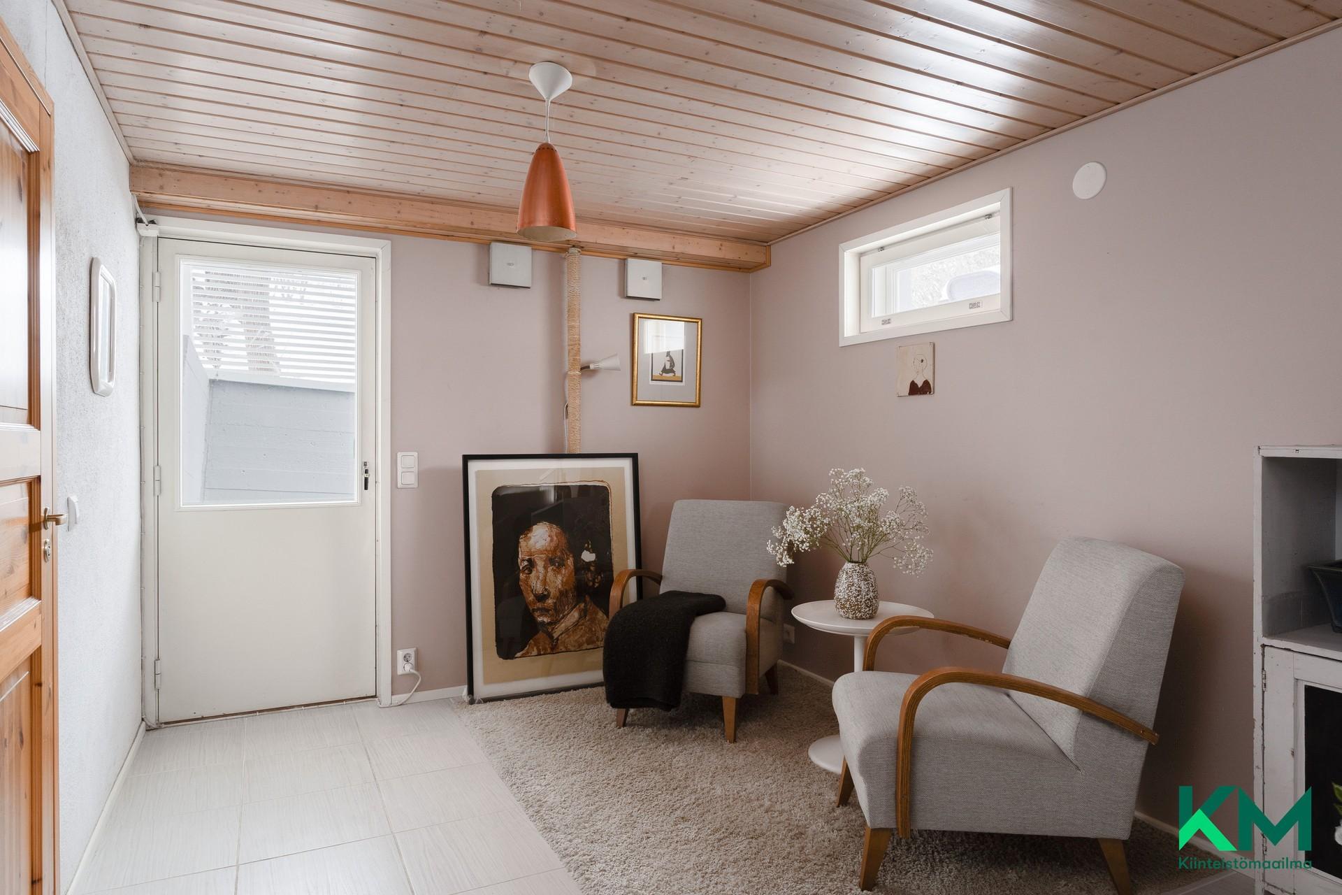 Perintökaarentie 2, Torpparinmäki, Helsinki