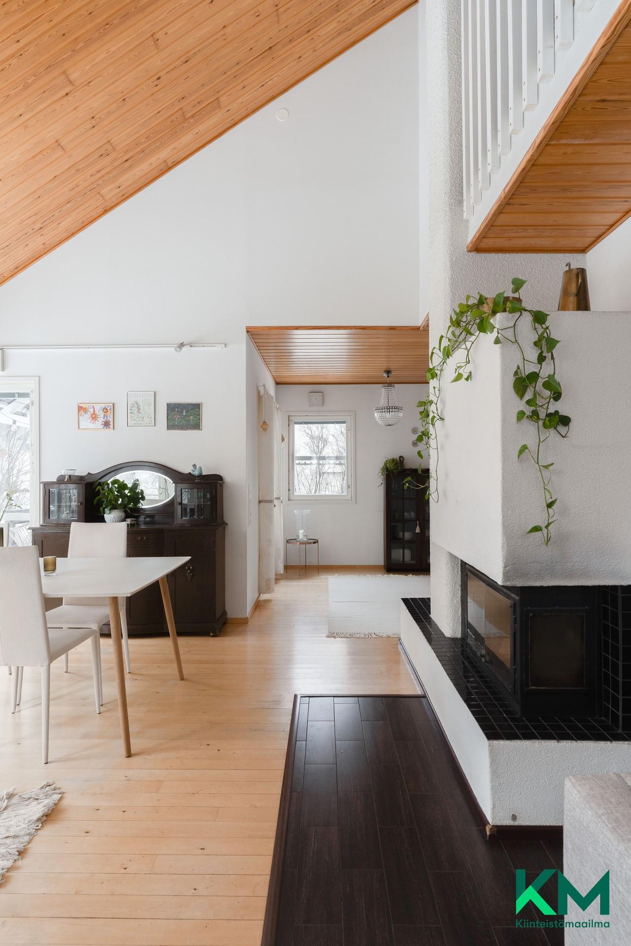 Perintökaarentie 2, Torpparinmäki, Helsinki