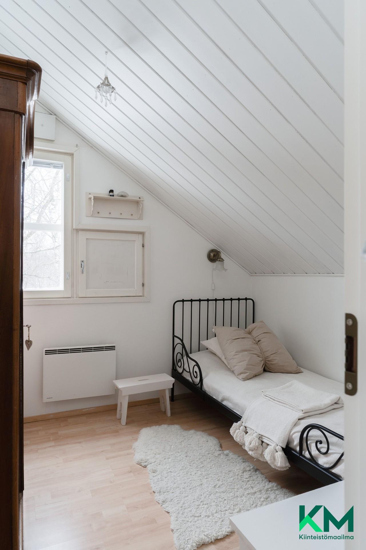 Perintökaarentie 2, Torpparinmäki, Helsinki