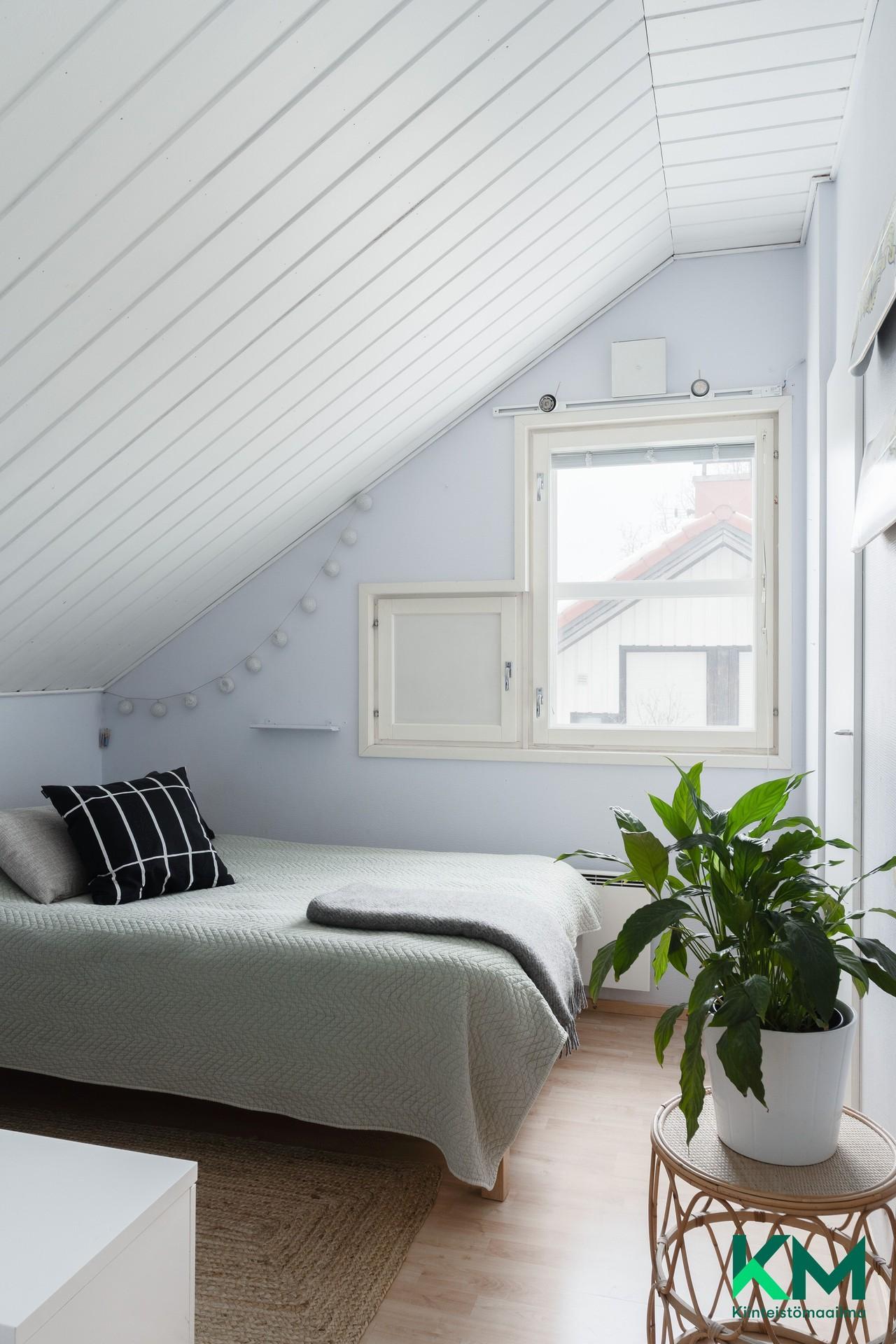 Perintökaarentie 2, Torpparinmäki, Helsinki