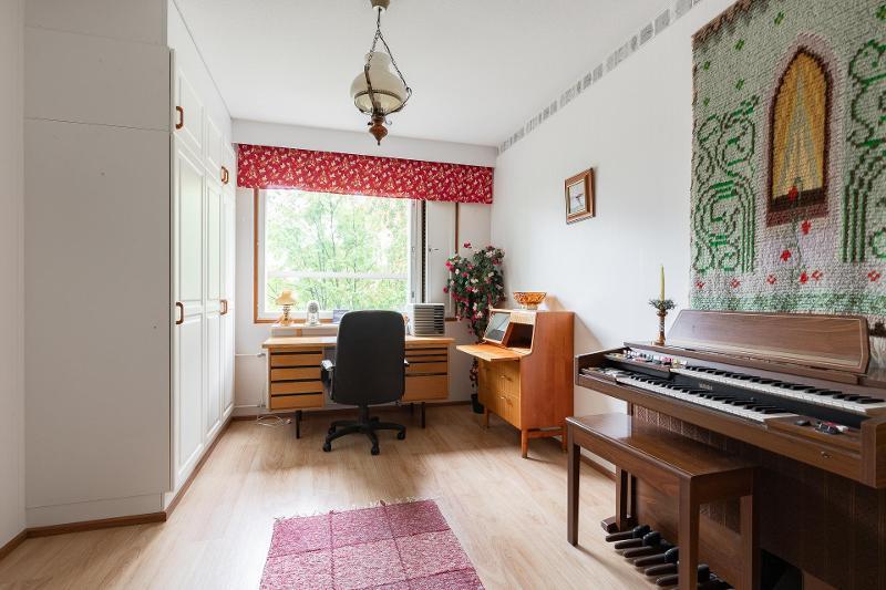 Keskustie 7, Keskusta, Laukaa