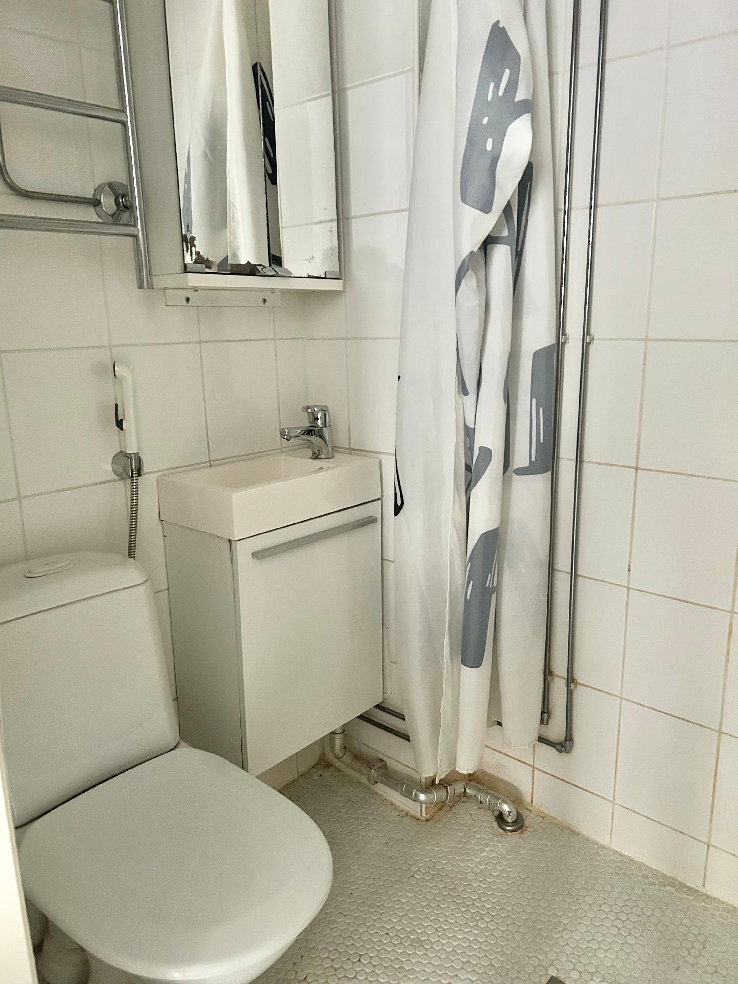 Pietarinkatu 1, Ullanlinna, Helsinki