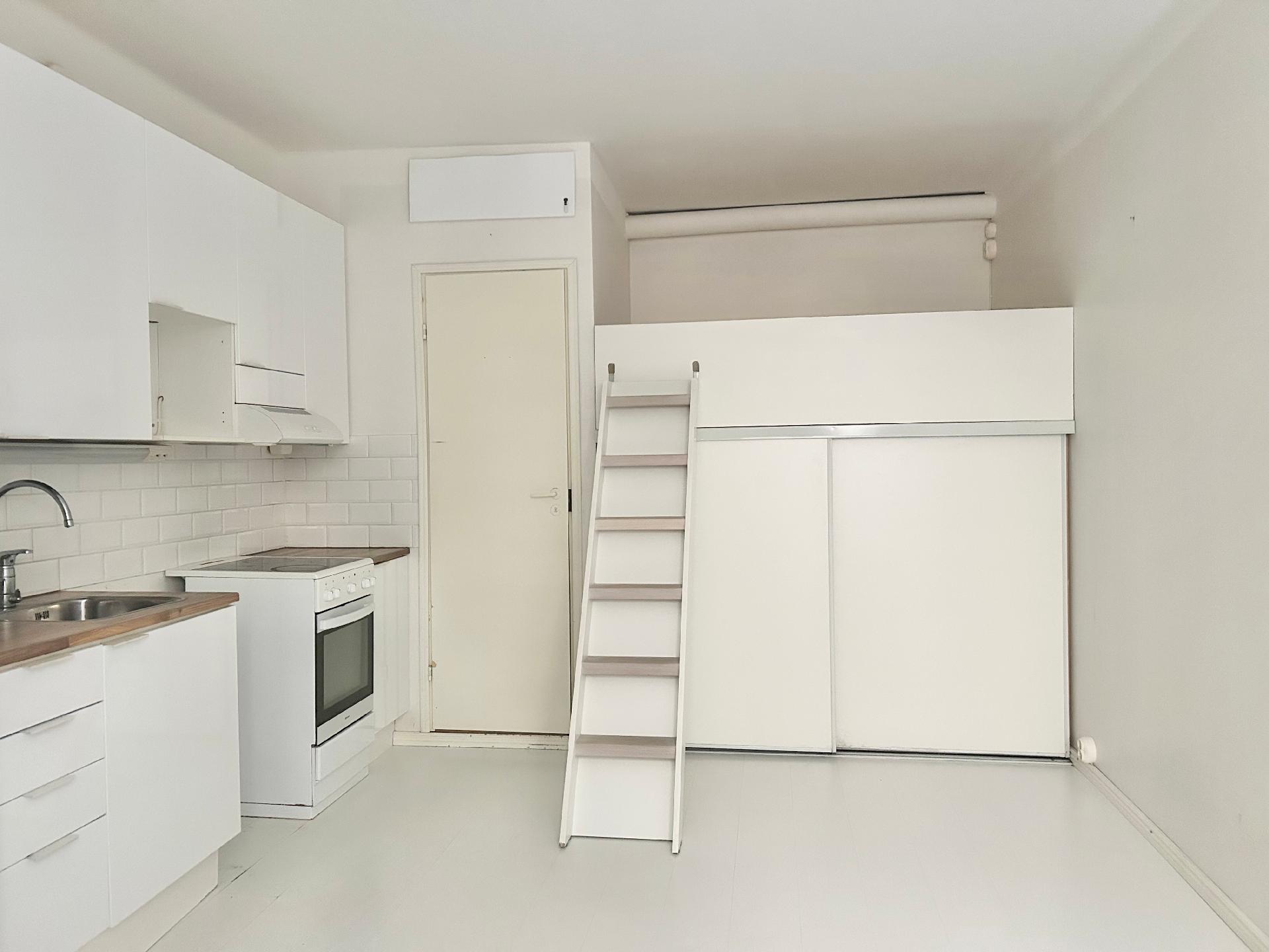 Pietarinkatu 1, Ullanlinna, Helsinki