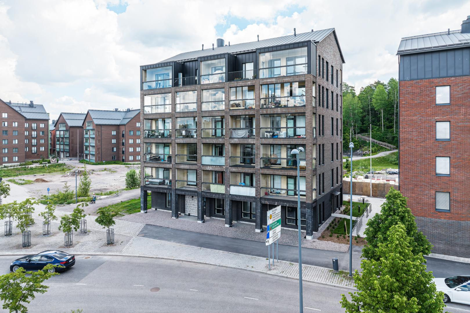 Tyylikäs ja moderni julkisivu