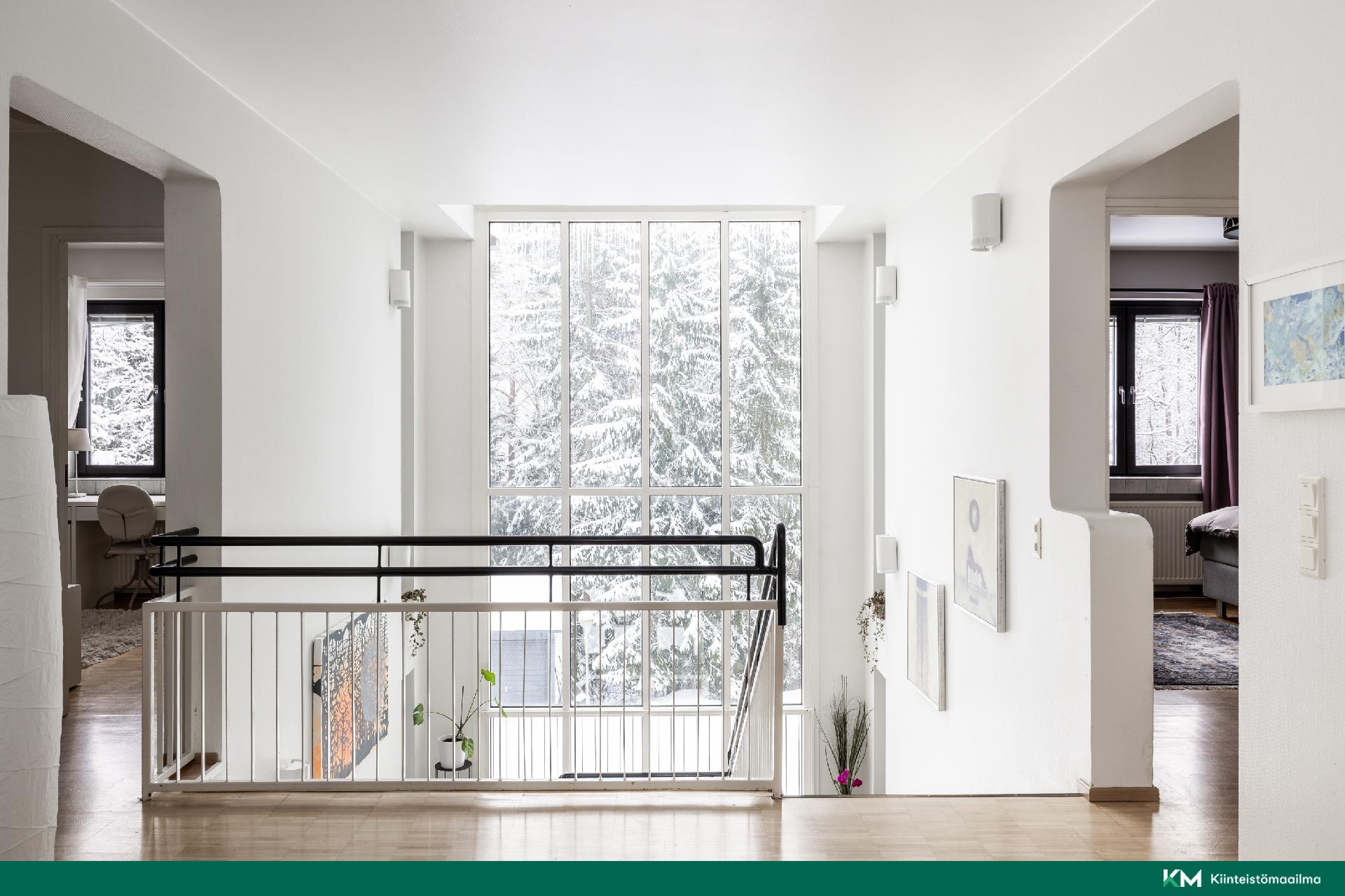 näkymä 3 krs. oleskelutilasta portaikkoon