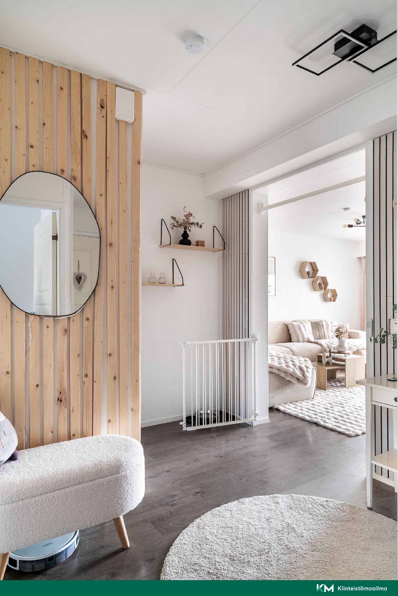 Eteisestä jakautuvat tilat