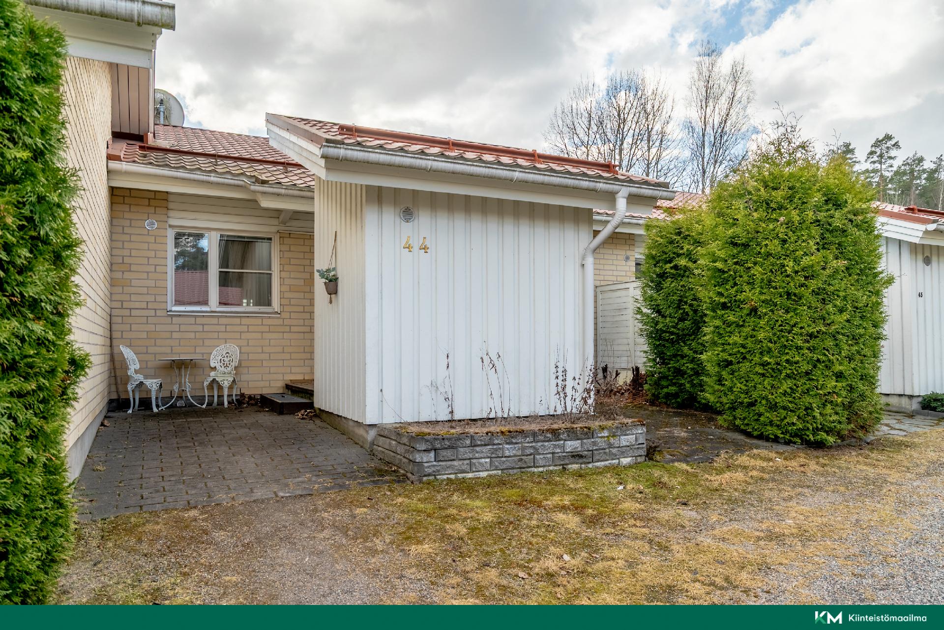 Suojaisa sisäänkäynti asuntoon