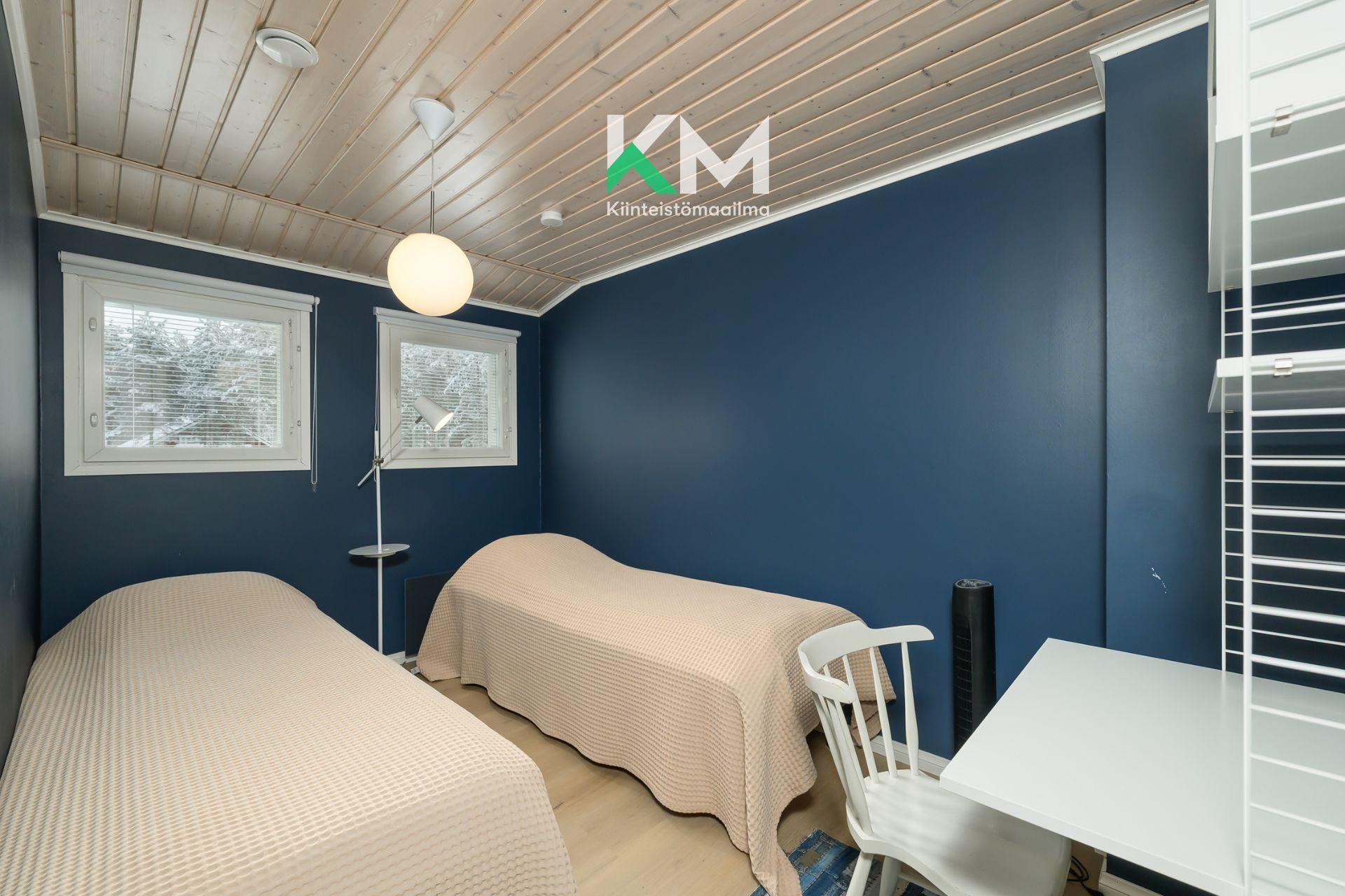 Yläkerran makuuhuone