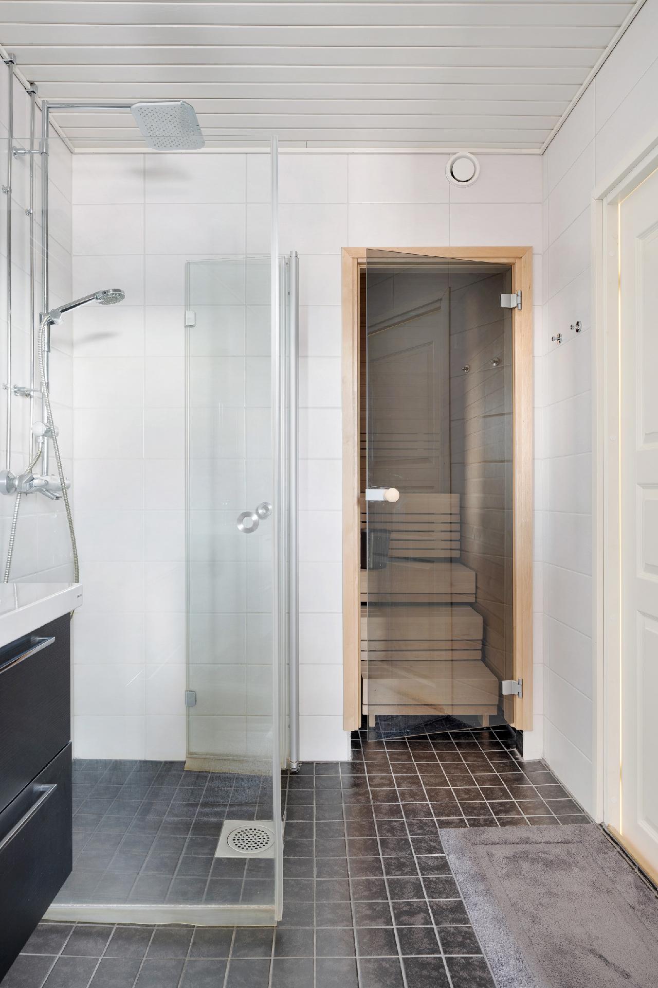 Saunaosasto on remontoitu 2017