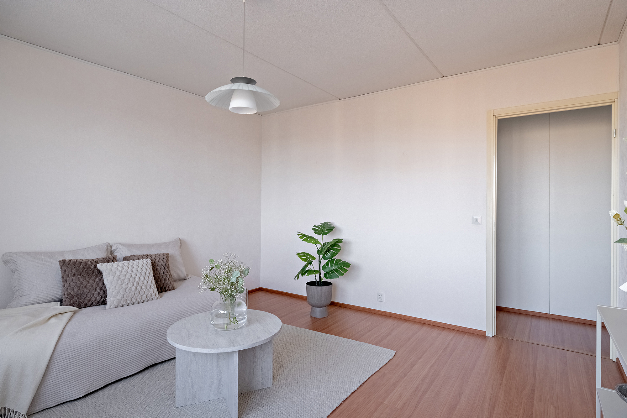 Kuivastie 10, Tuira, Oulu