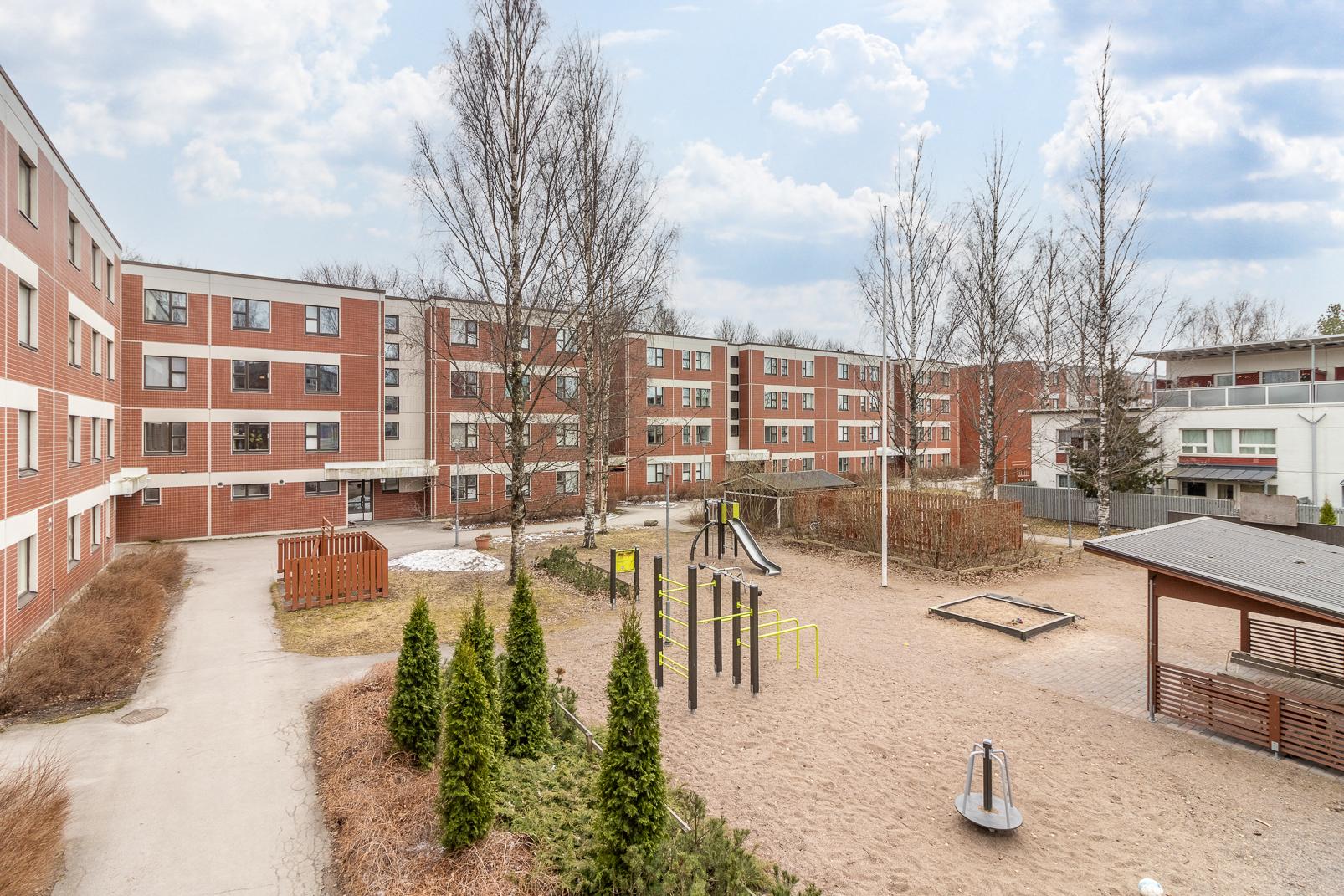 Kruunaajanpolku 3, Tapulikaupunki, Helsinki