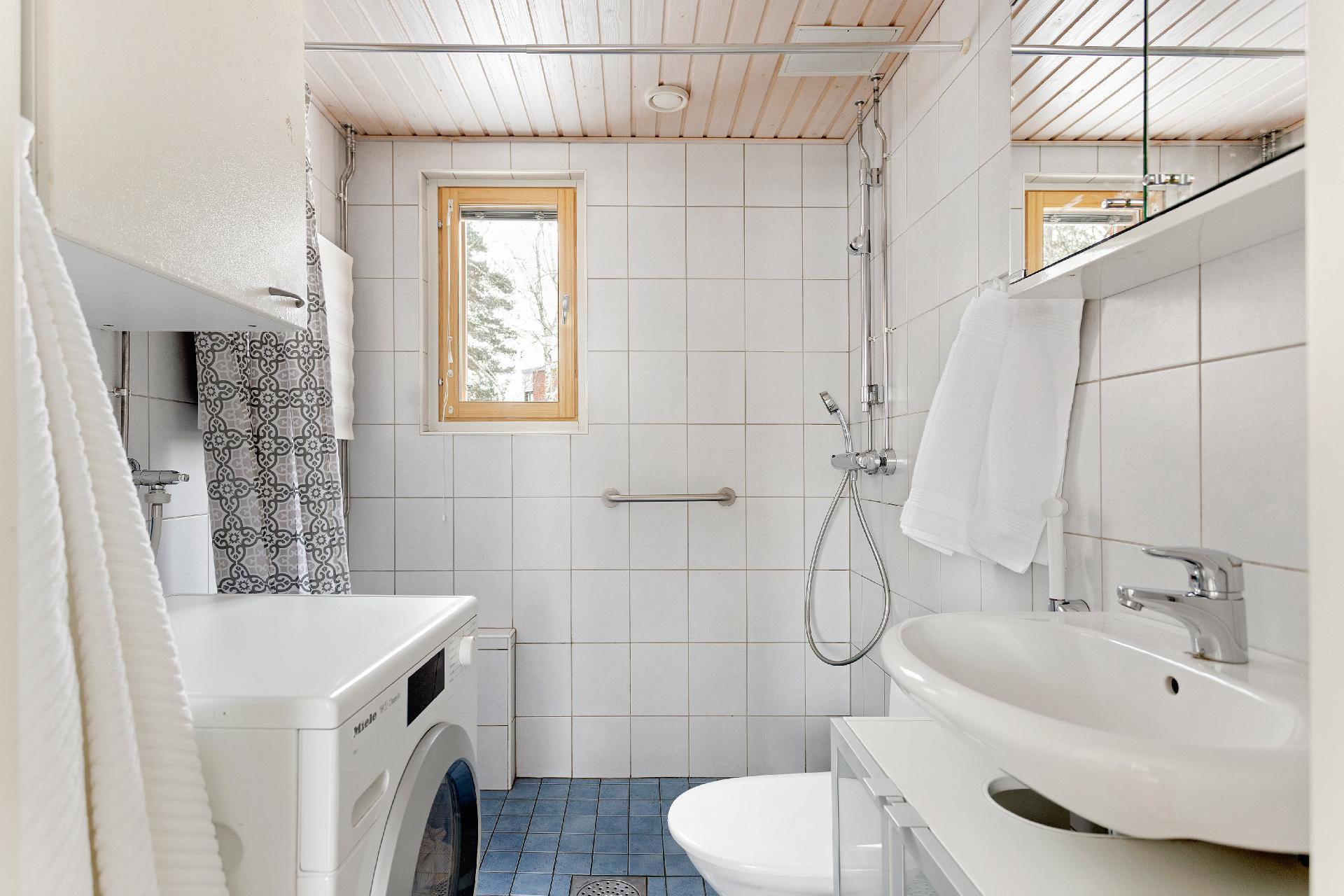 Puustellinpolku 12, Malminkartano, Helsinki