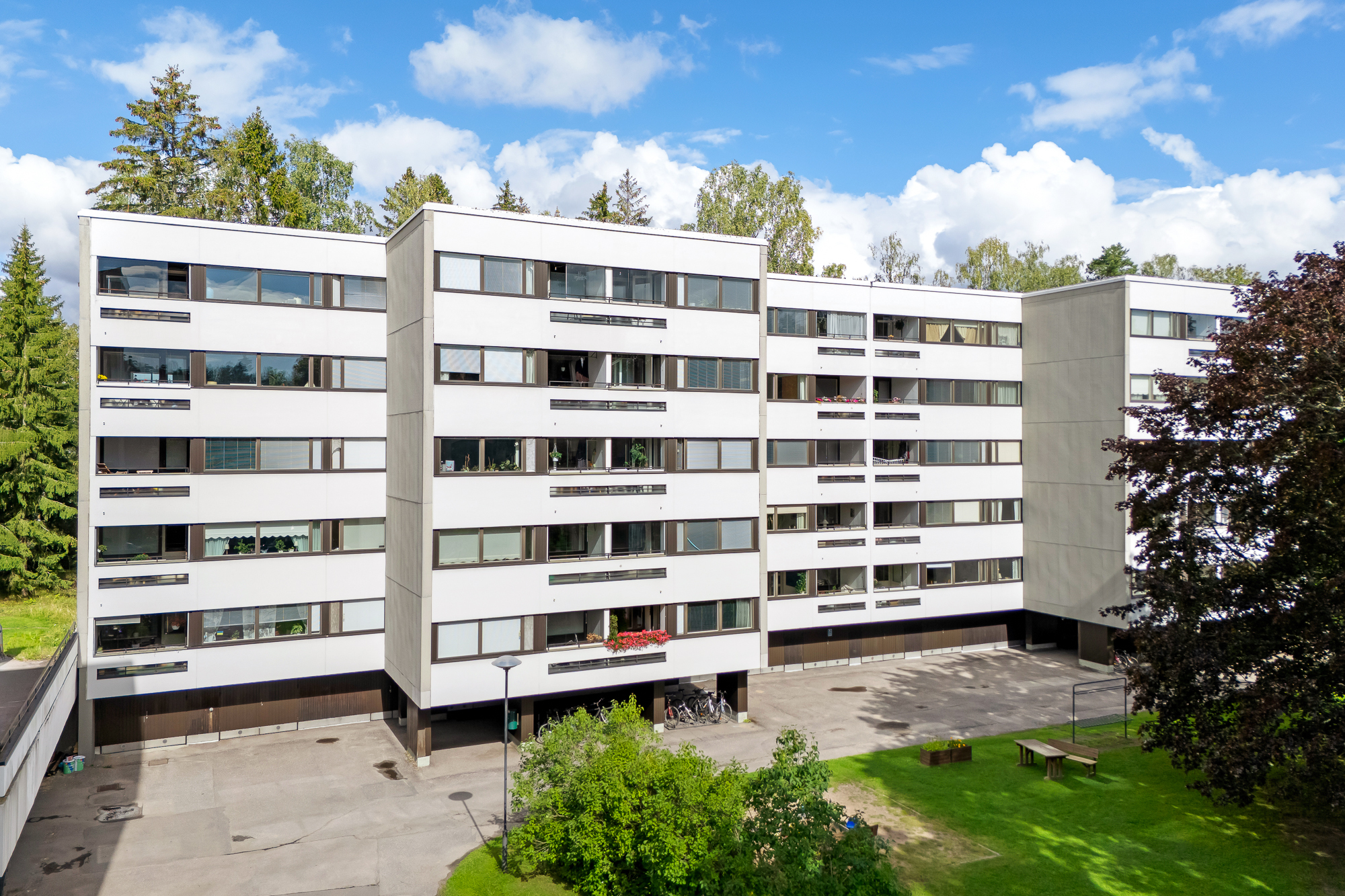 Rauhallinen pihapiiri