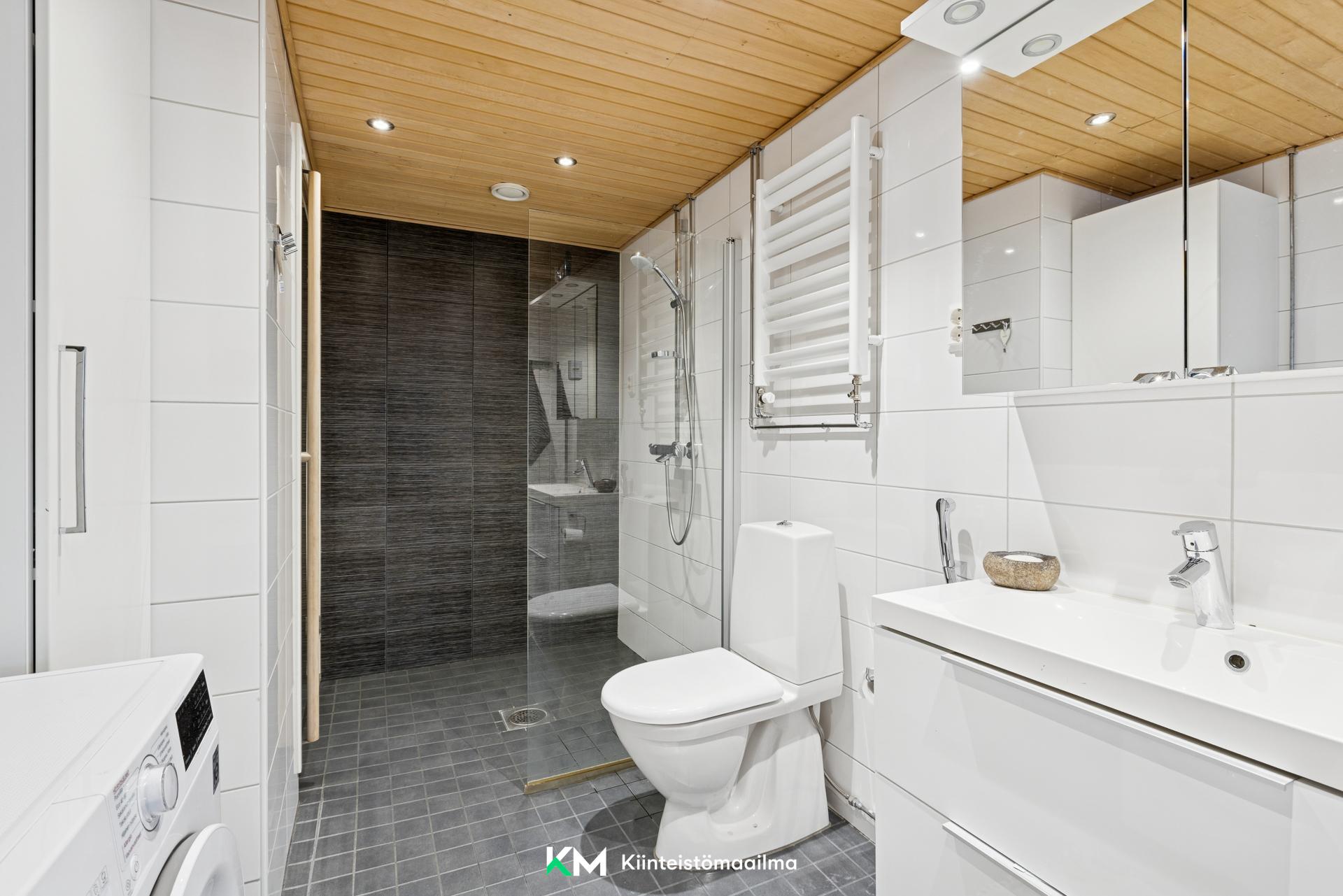 Nahkahousuntie 1, Lauttasaari, Helsinki