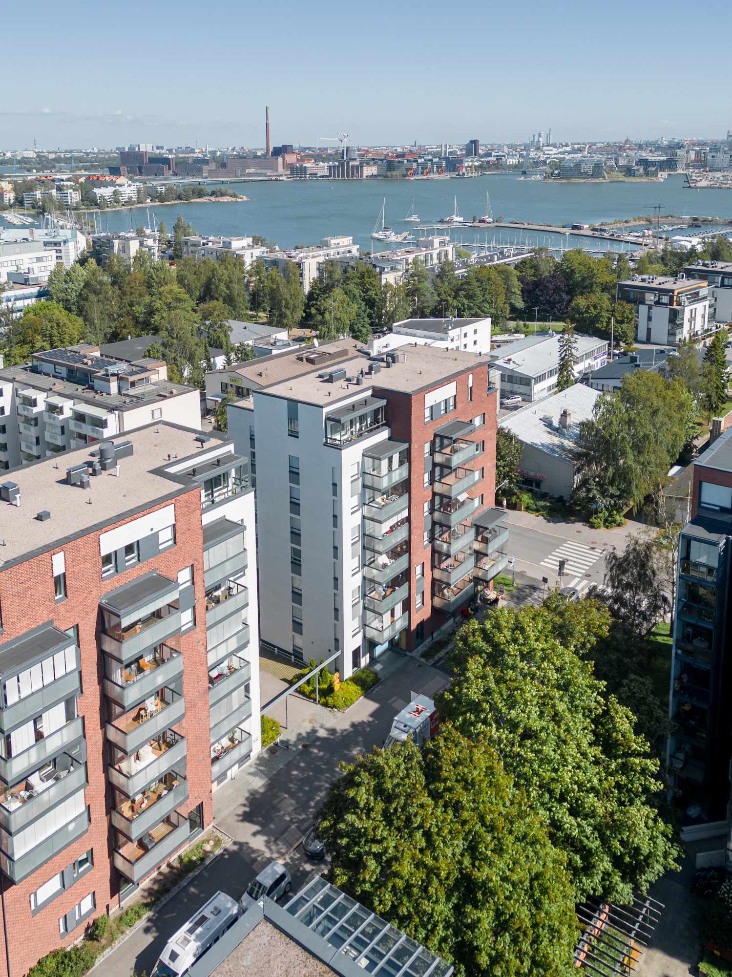 Nahkahousuntie 1, Lauttasaari, Helsinki