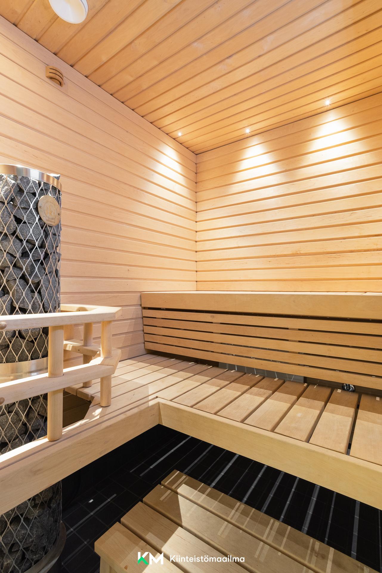 Nahkahousuntie 1, Lauttasaari, Helsinki