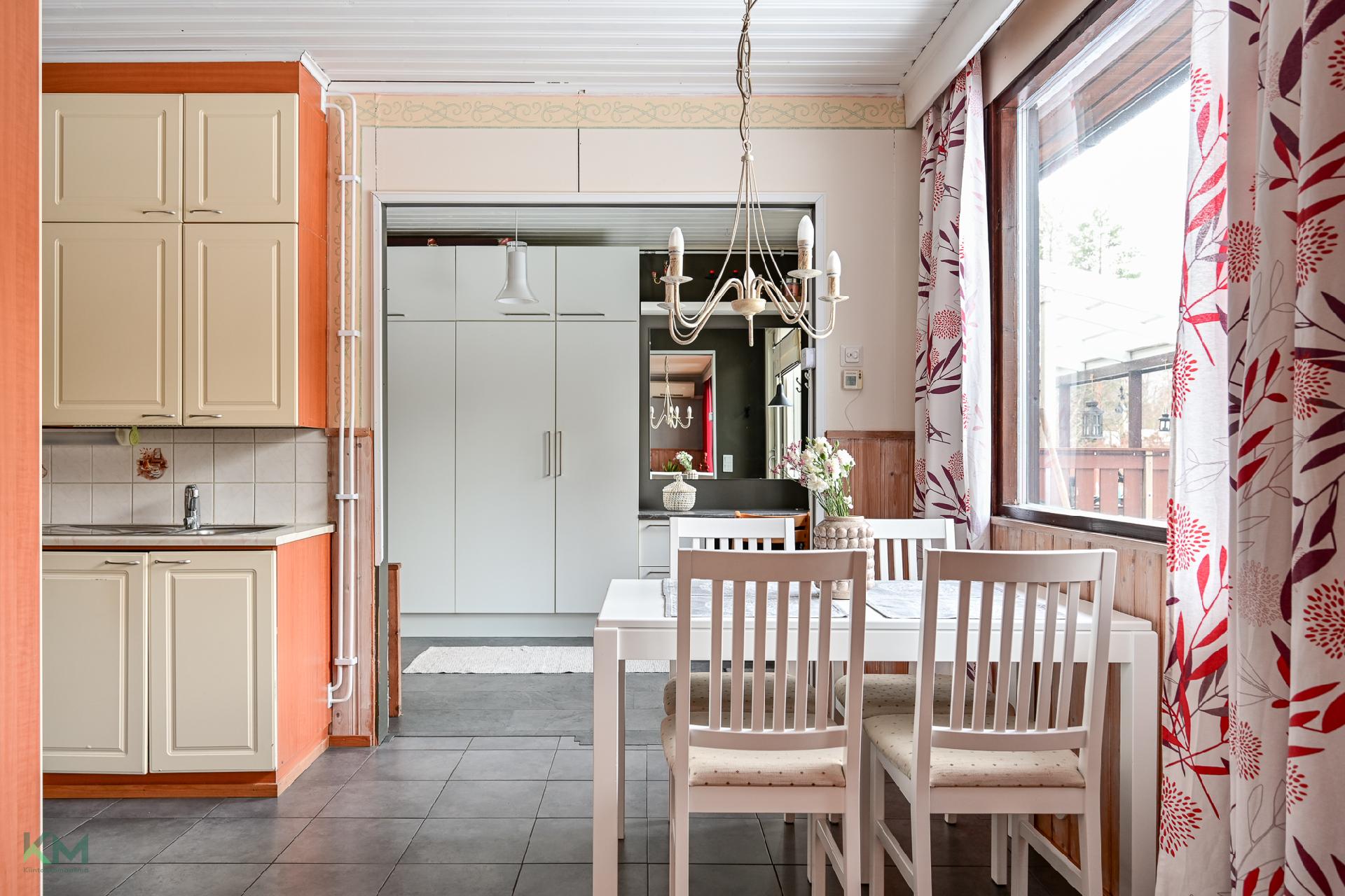 Kerrostie 2, Jääli, Oulu