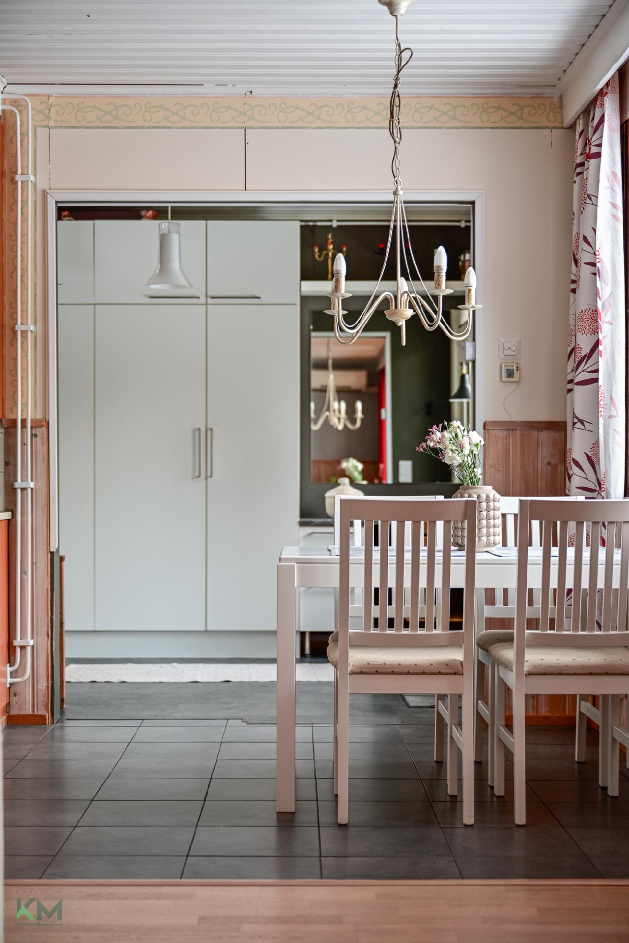 Kerrostie 2, Jääli, Oulu