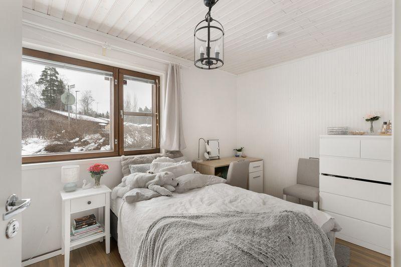 alakerran makuuhuone