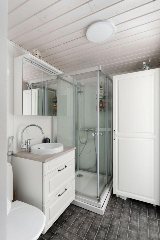 alakerran kylpyhuone