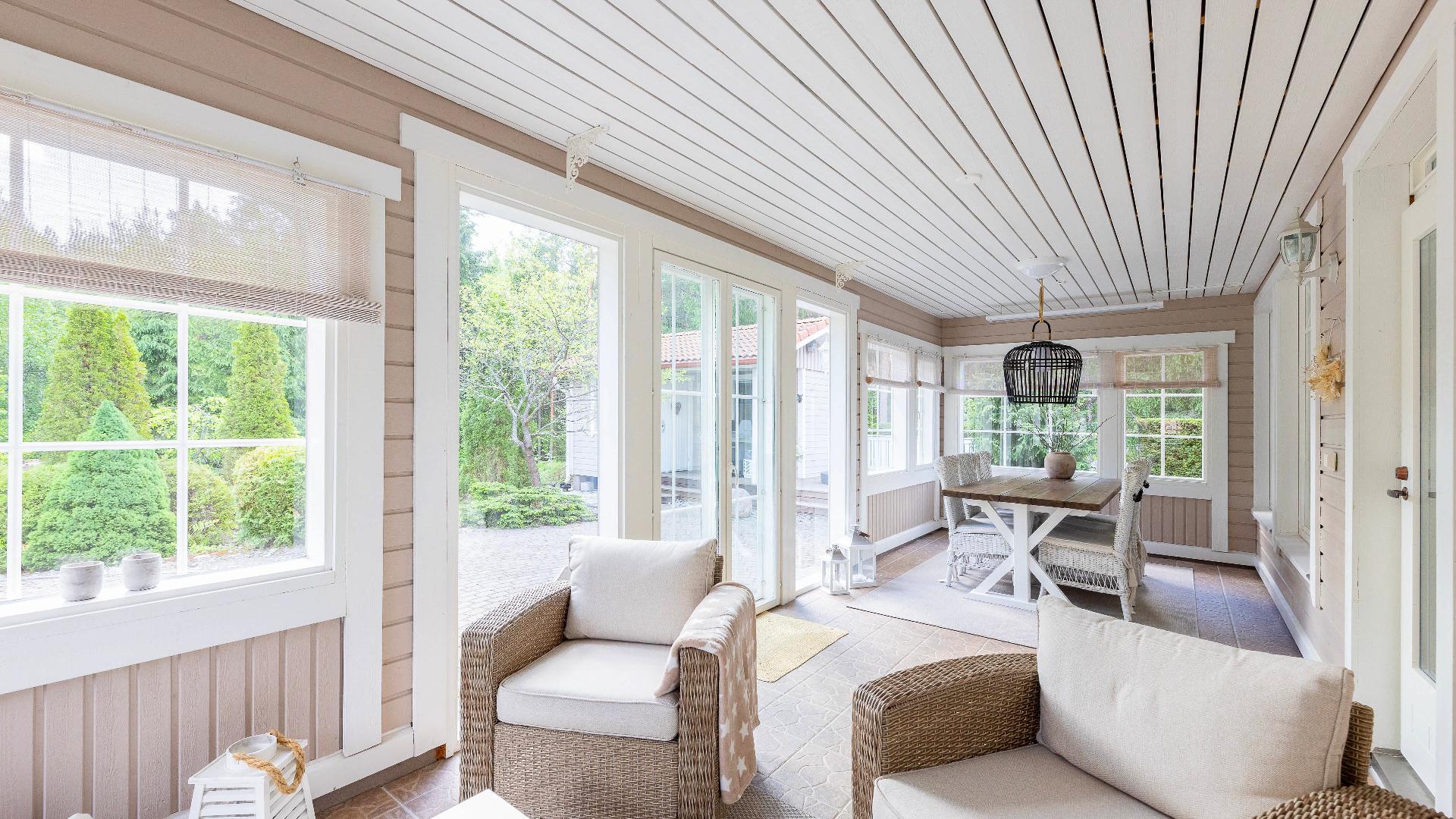 Mesipolku 6, Mäntykangas, Kotka