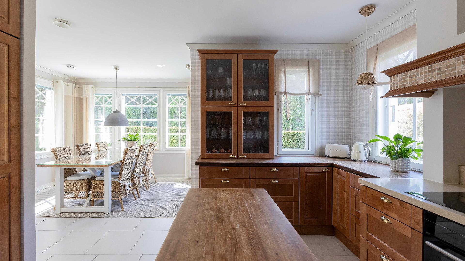 Mesipolku 6, Mäntykangas, Kotka