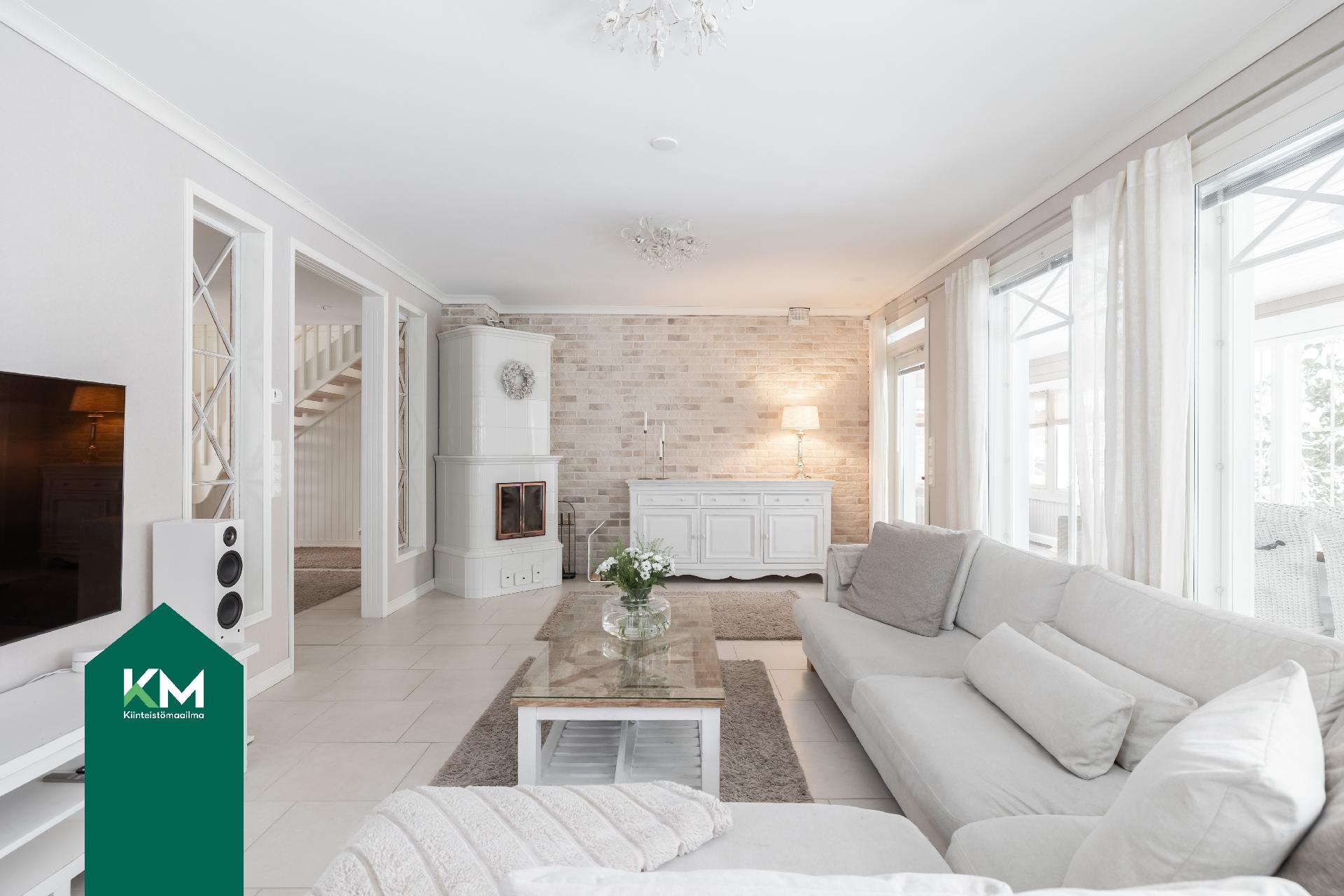 Mesipolku 6, Mäntykangas, Kotka