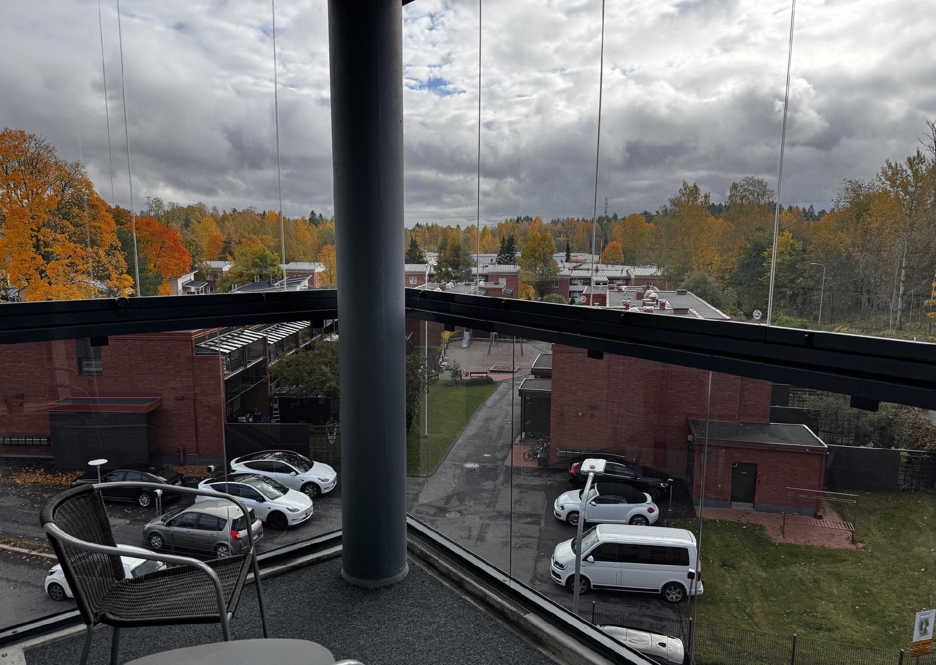 Taloyhtiön saunatilan parveke