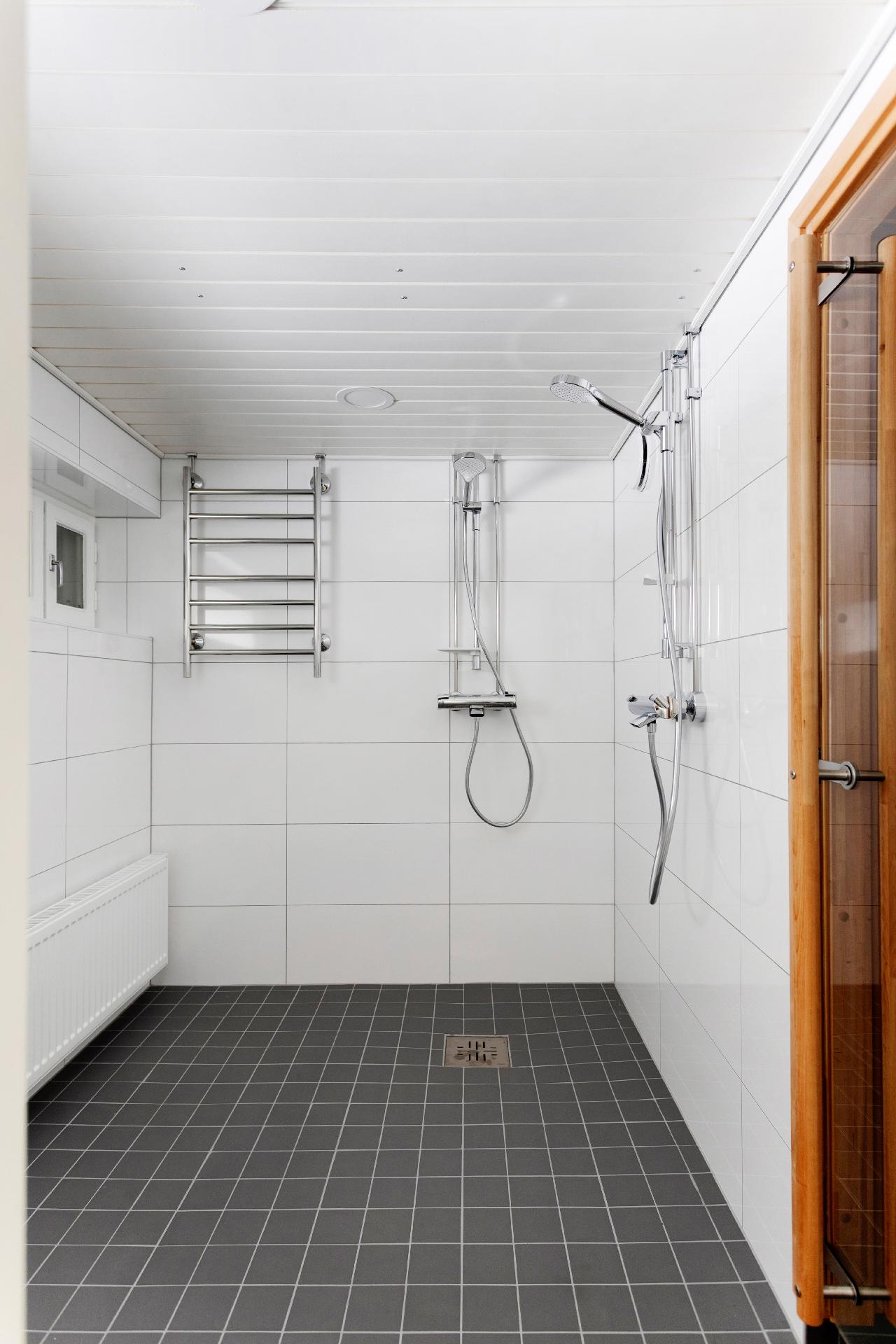 Kellarikerroksen kylpyhuone remontoitu 2026